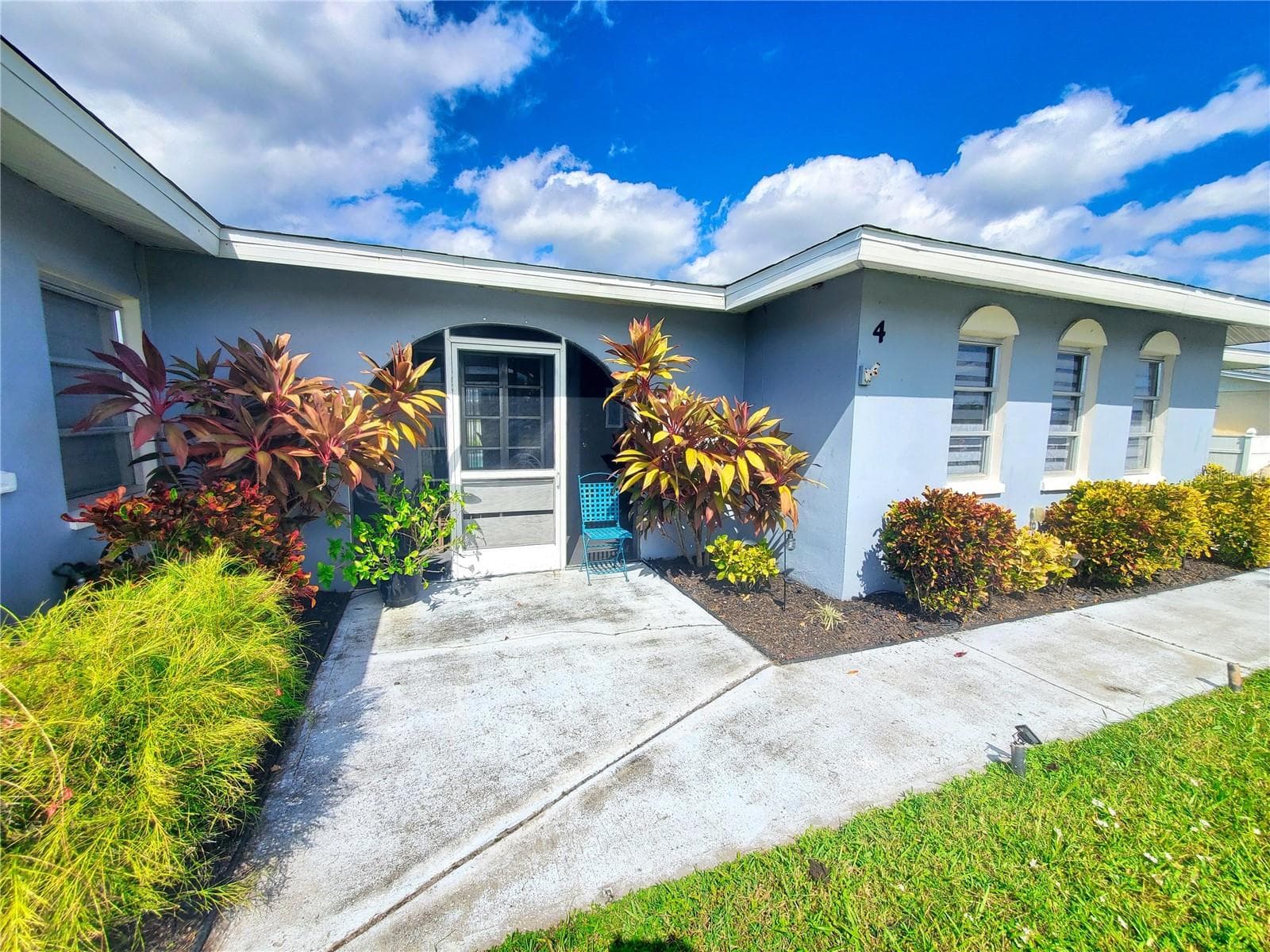 4 GOLFVIEW RD