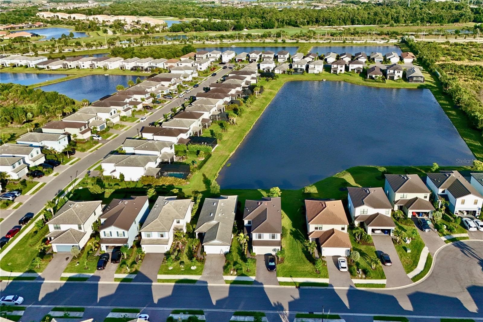 Single Family Residence at 6111 BLUESTAR CT, LAKEWOOD RANCH, photo 10 of 88
