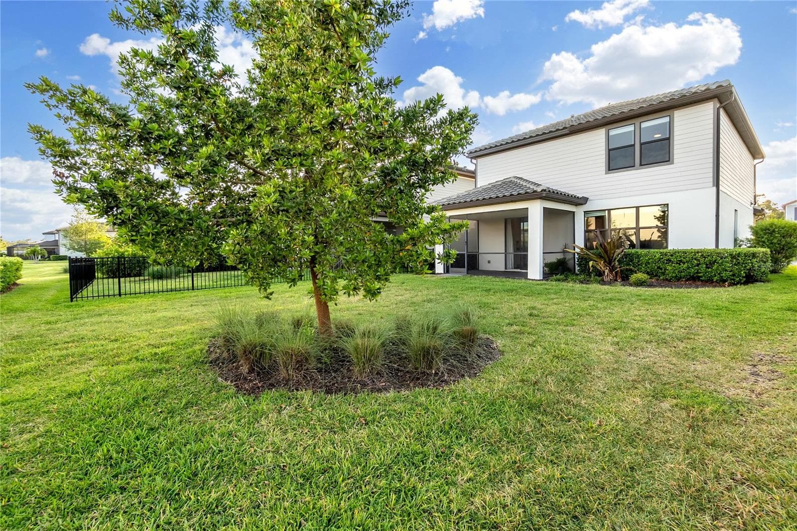 Single Family Residence at 6111 BLUESTAR CT, LAKEWOOD RANCH, photo 22 of 88
