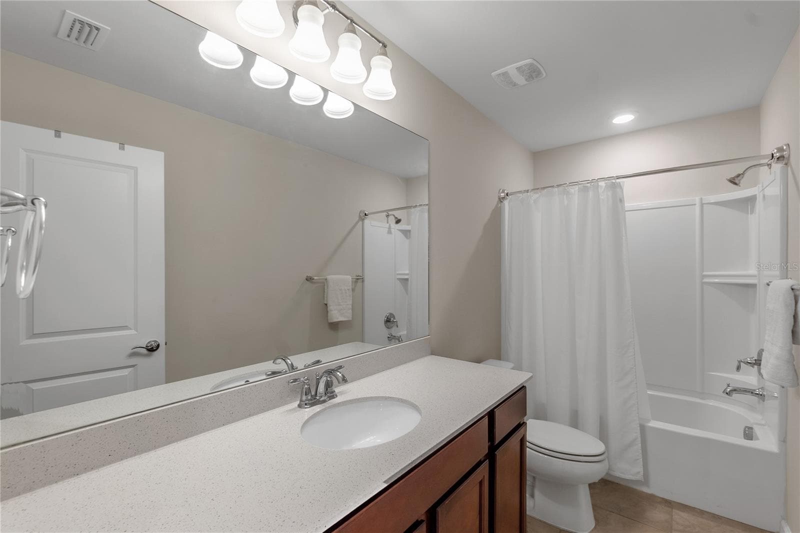 Single Family Residence at 6111 BLUESTAR CT, LAKEWOOD RANCH, photo 47 of 88
