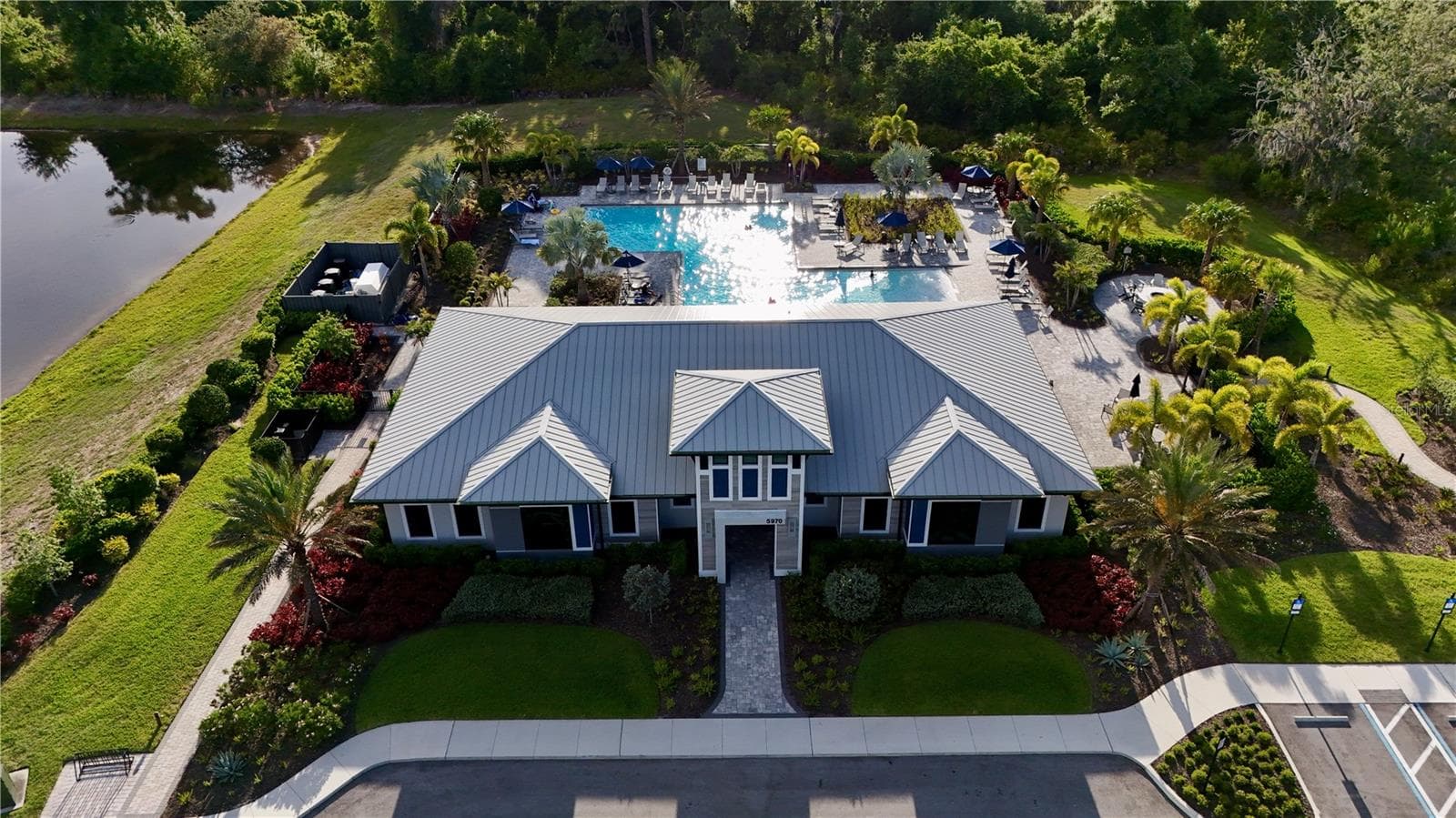 Single Family Residence at 6111 BLUESTAR CT, LAKEWOOD RANCH, photo 65 of 88