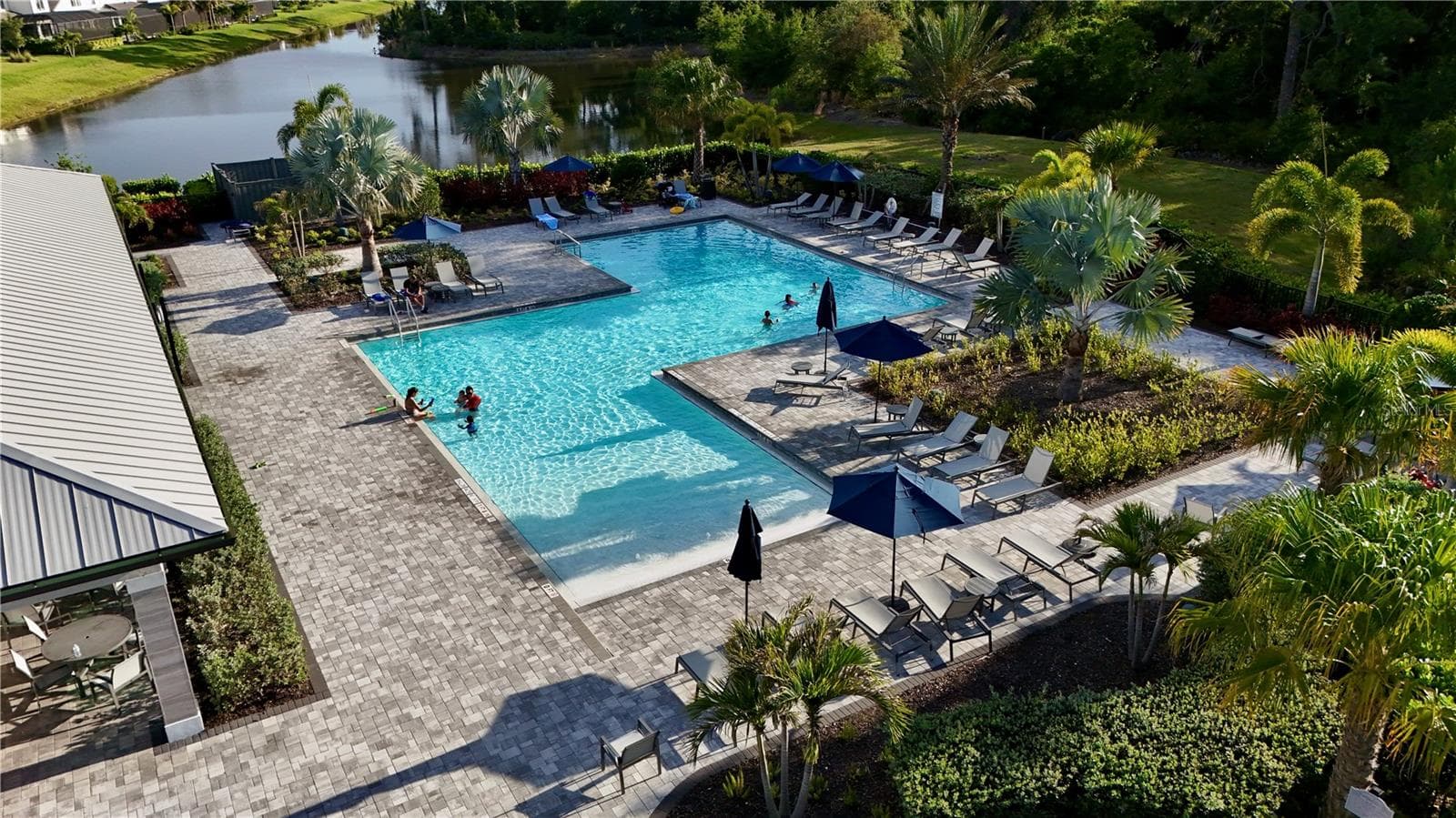 Single Family Residence at 6111 BLUESTAR CT, LAKEWOOD RANCH, photo 66 of 88