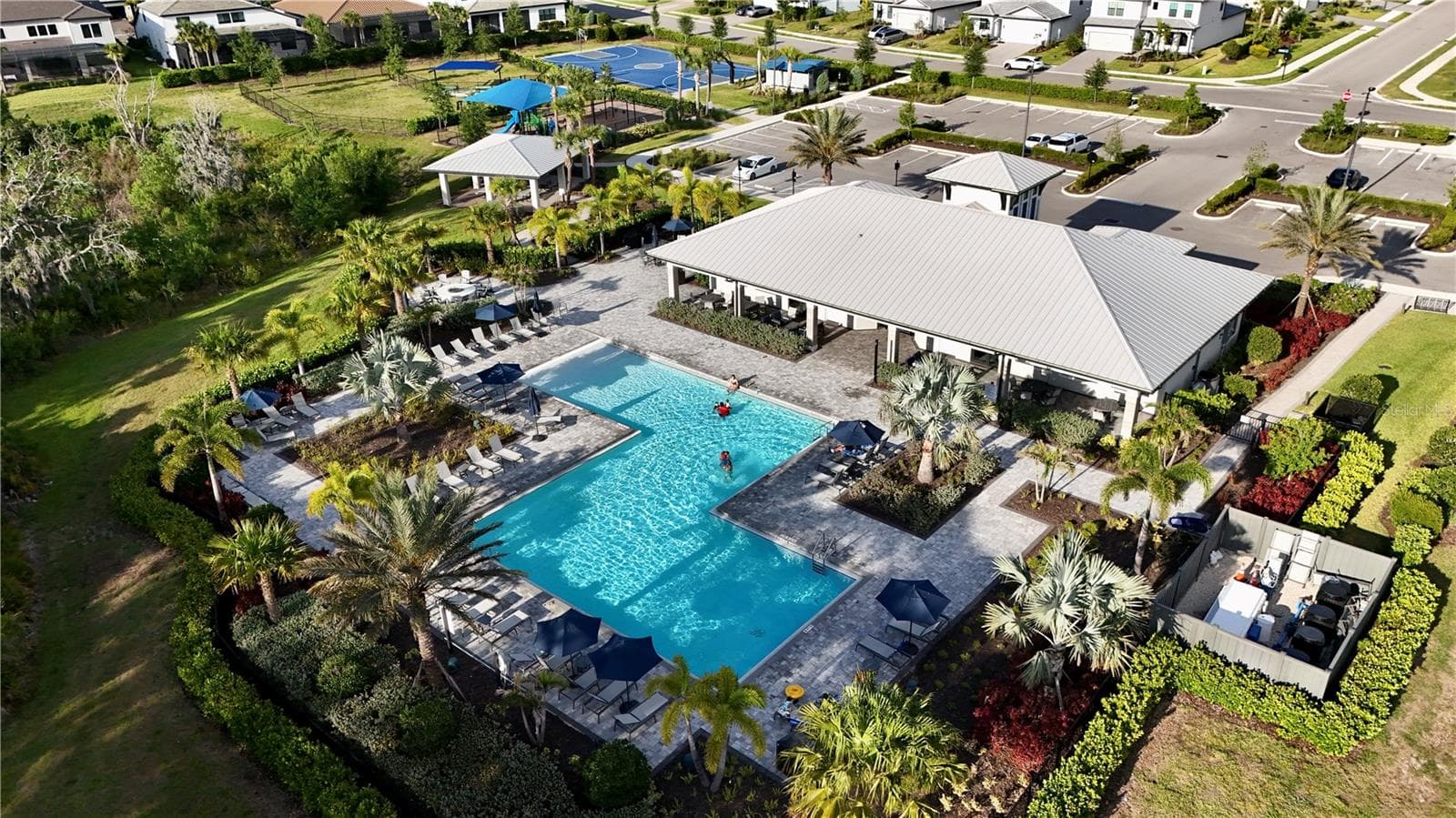 Single Family Residence at 6111 BLUESTAR CT, LAKEWOOD RANCH, photo 70 of 88