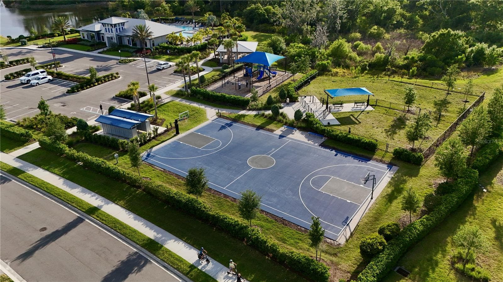 Single Family Residence at 6111 BLUESTAR CT, LAKEWOOD RANCH, photo 71 of 88