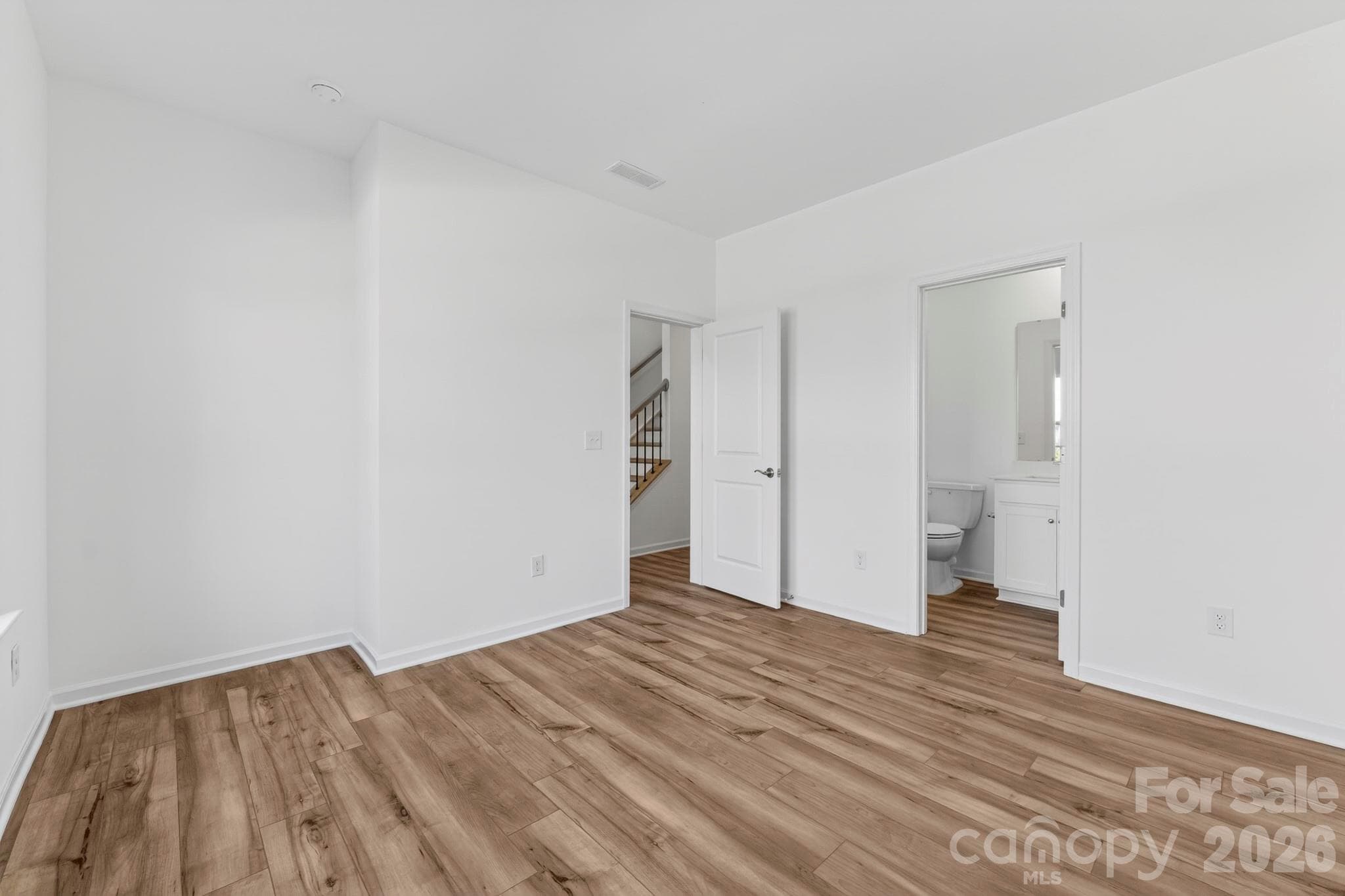 1st floor guest bedroom with ensuite bathroom - 107 Nablus Trail, Mooresville