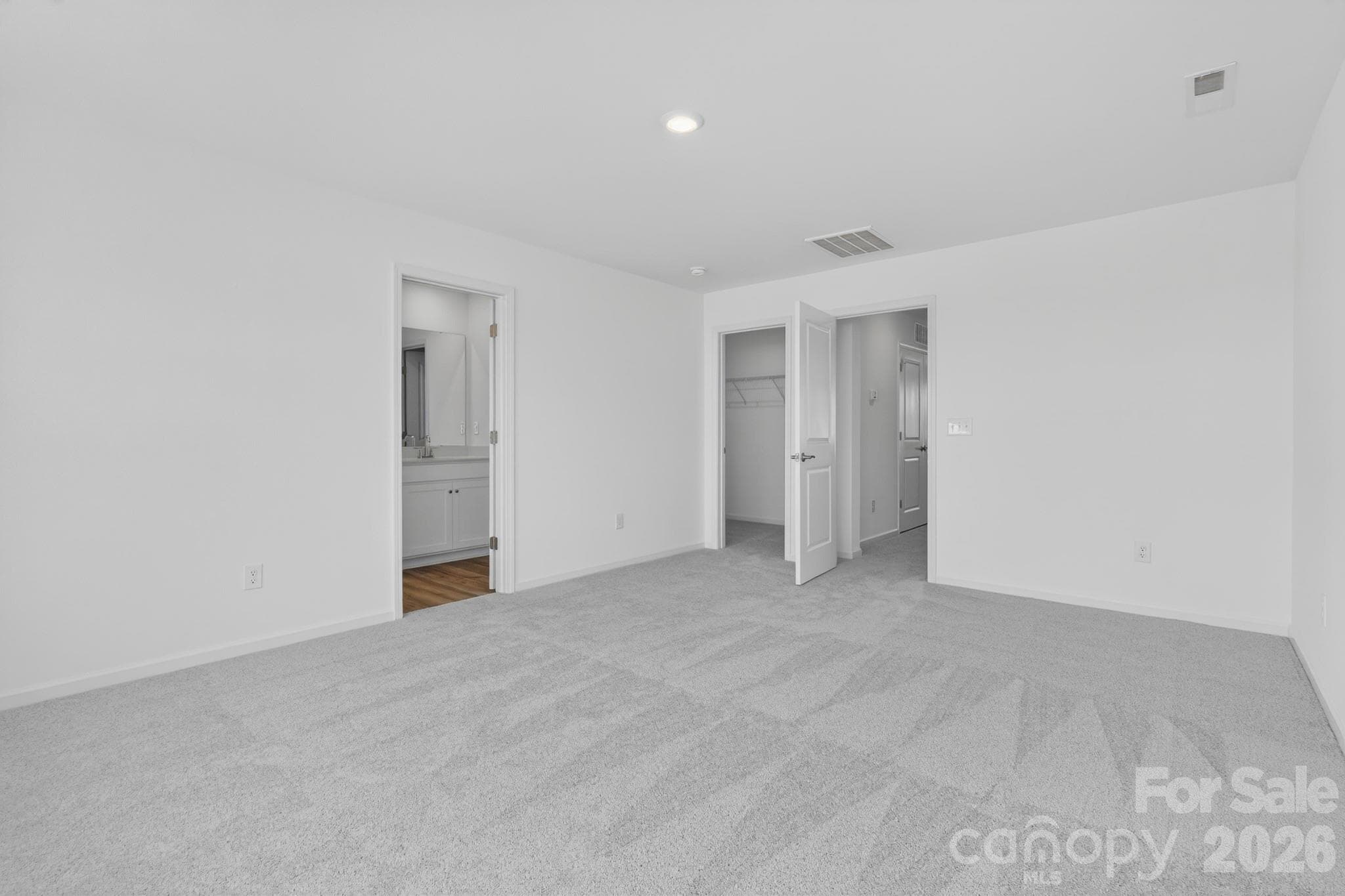 Owners bedroom with ensuite bathroom - 107 Nablus Trail, Mooresville