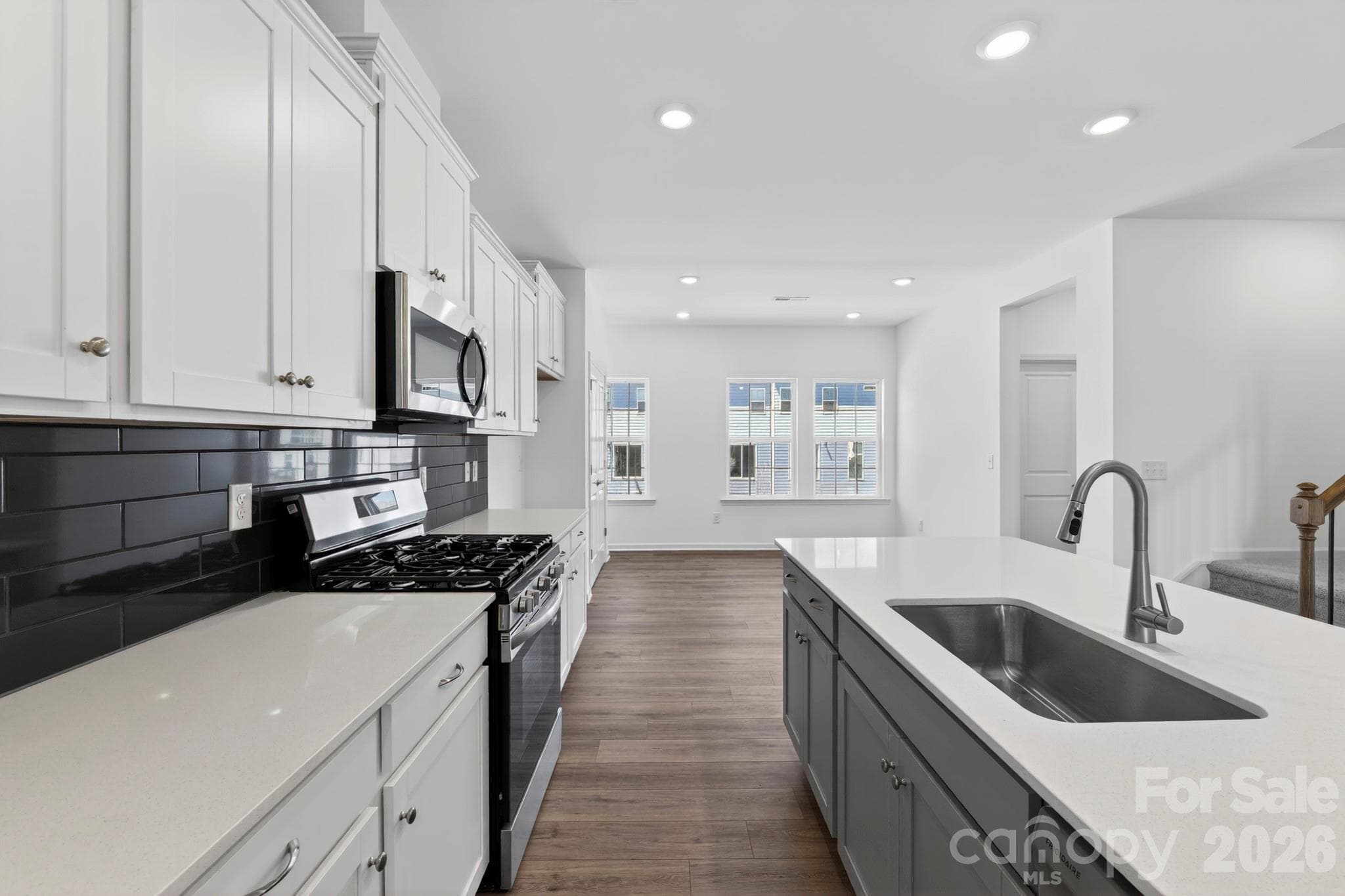 What a beautiful kitchen to host your next party ! - Mooresville