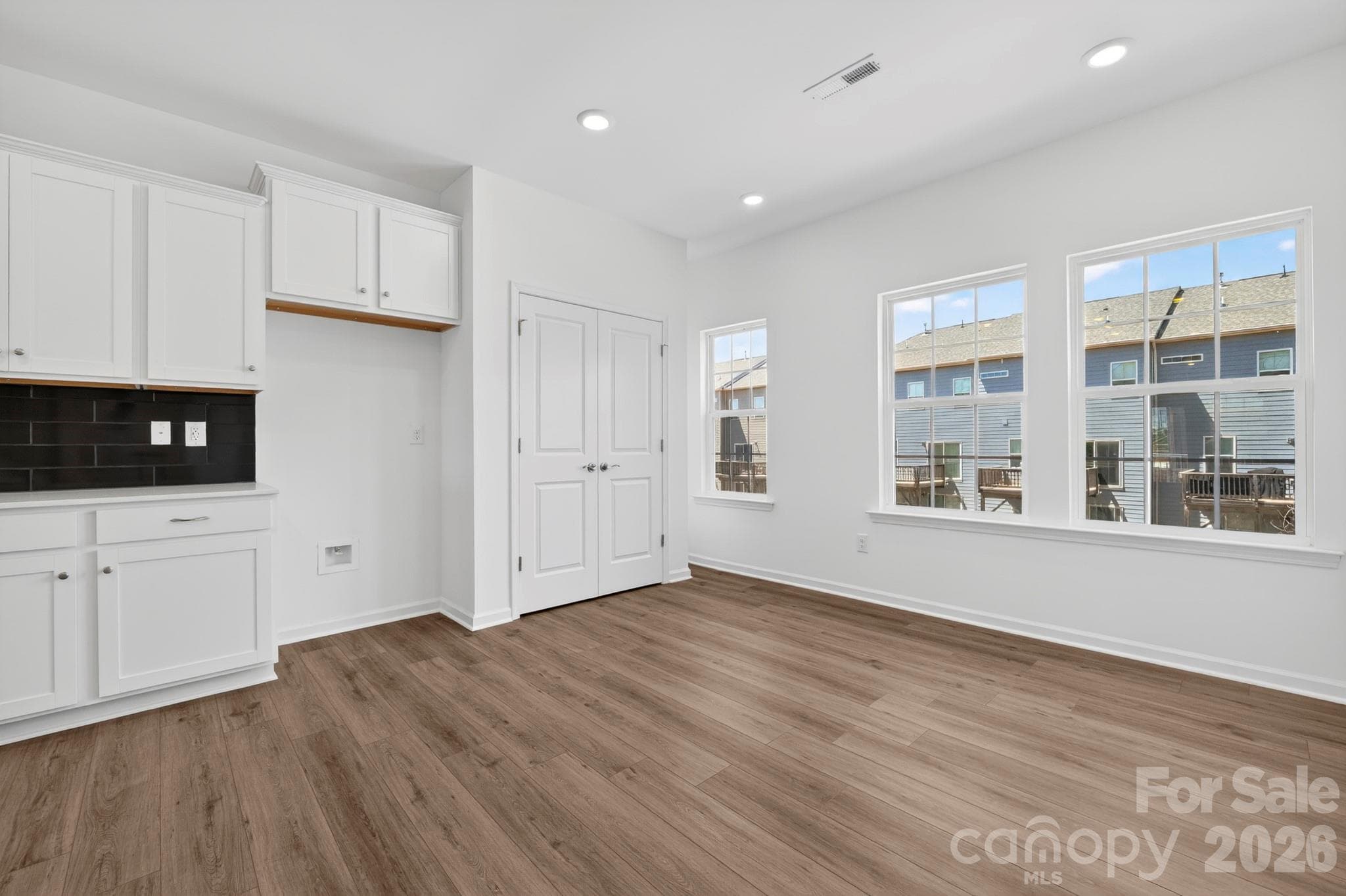 Large eat in breakfast area with pantry - Mooresville