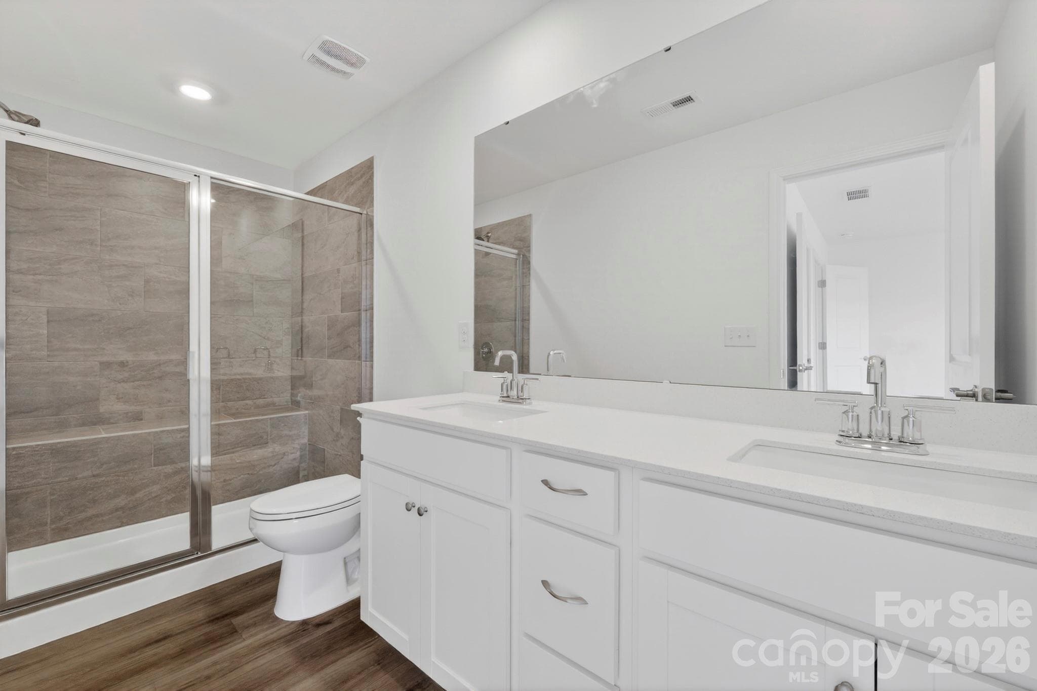 Owners bathroom #2 with ensuite bath and tiled shower - Mooresville
