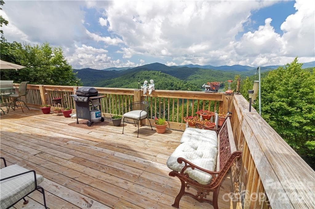 Enjoy Living in the Midst of the Mountains - 612 Old Home Place Road, Tuckasegee