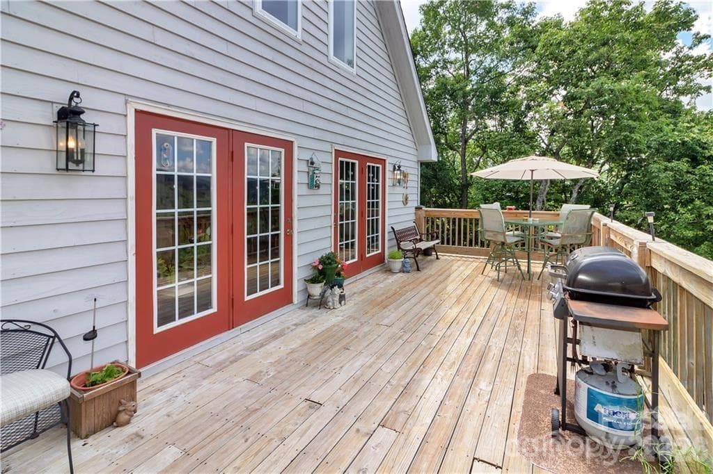 Plenty of Outdoor Living Space - 612 Old Home Place Road, Tuckasegee