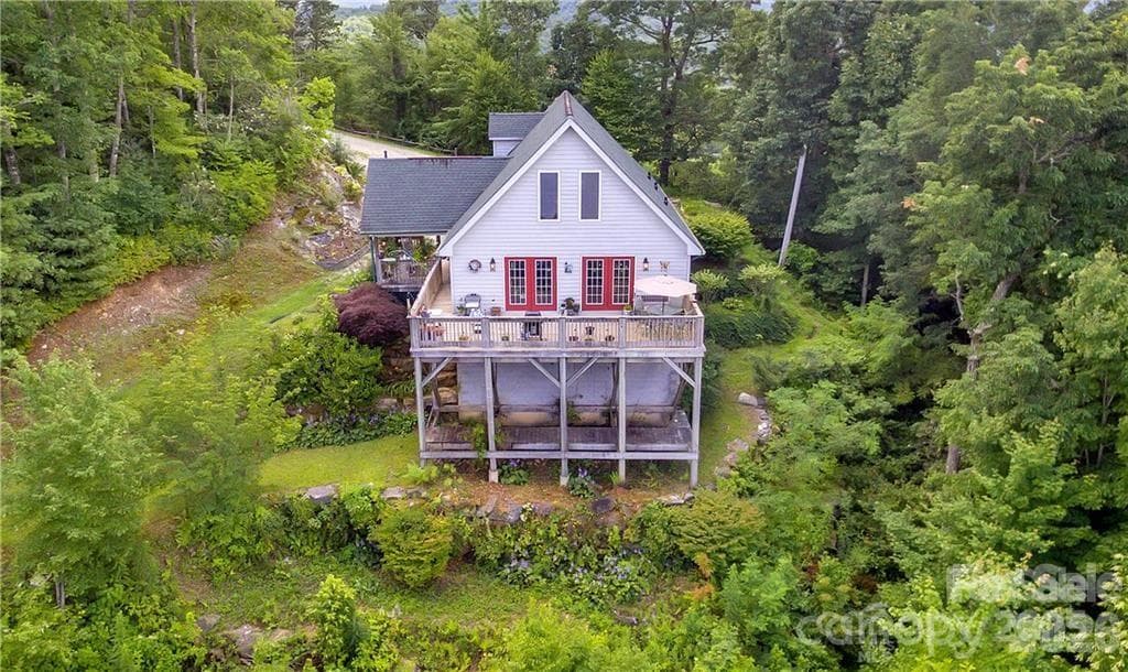 Wonderful Setting - 612 Old Home Place Road, Tuckasegee