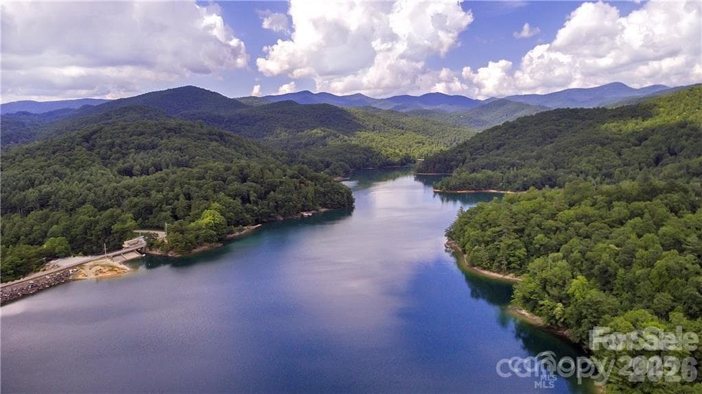 Wolf Lake - 612 Old Home Place Road, Tuckasegee