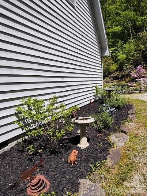 Landscaping - 612 Old Home Place Road, Tuckasegee
