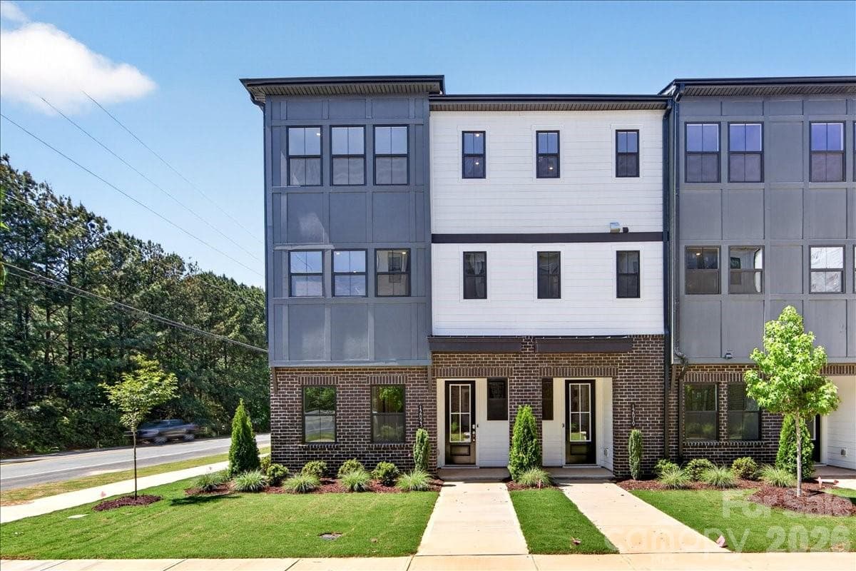 Townhome in the heart of Ballantyne - 12023 Elsa Lane, Charlotte