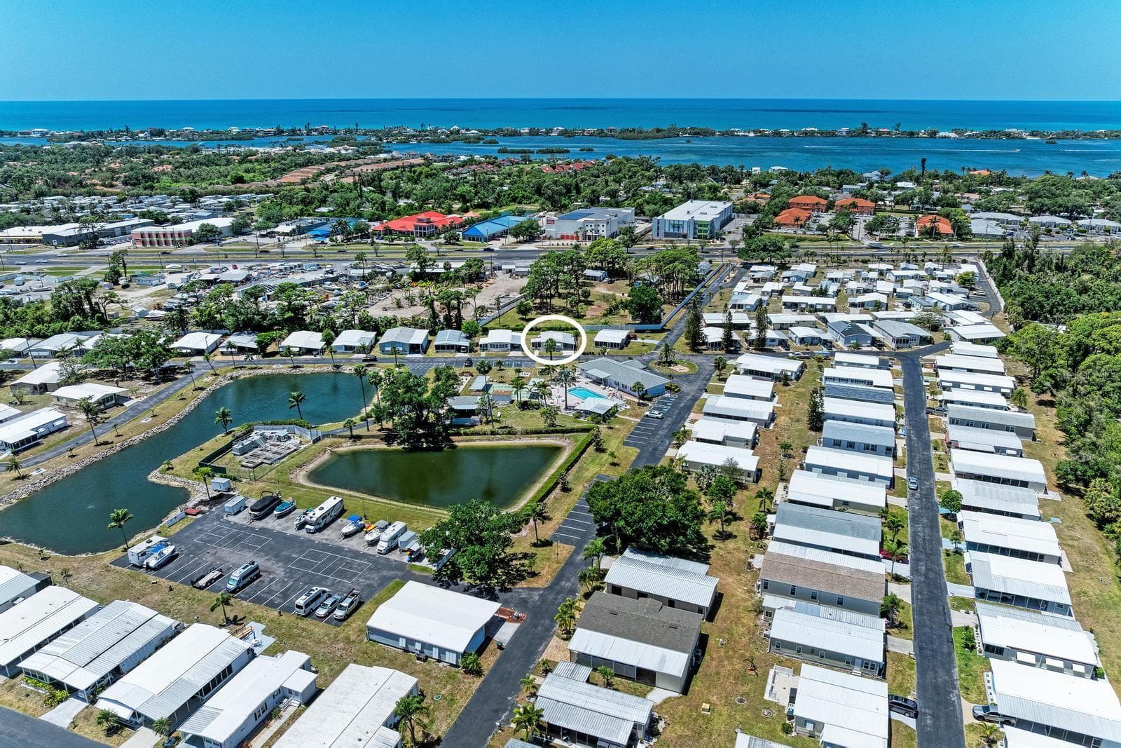 Notice the top of the picture. You'll be 10-15 minutes away from a beach !! - 348 TROPIC DR, OSPREY