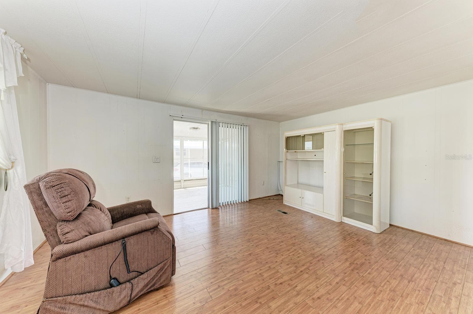 Living room - 348 TROPIC DR, OSPREY