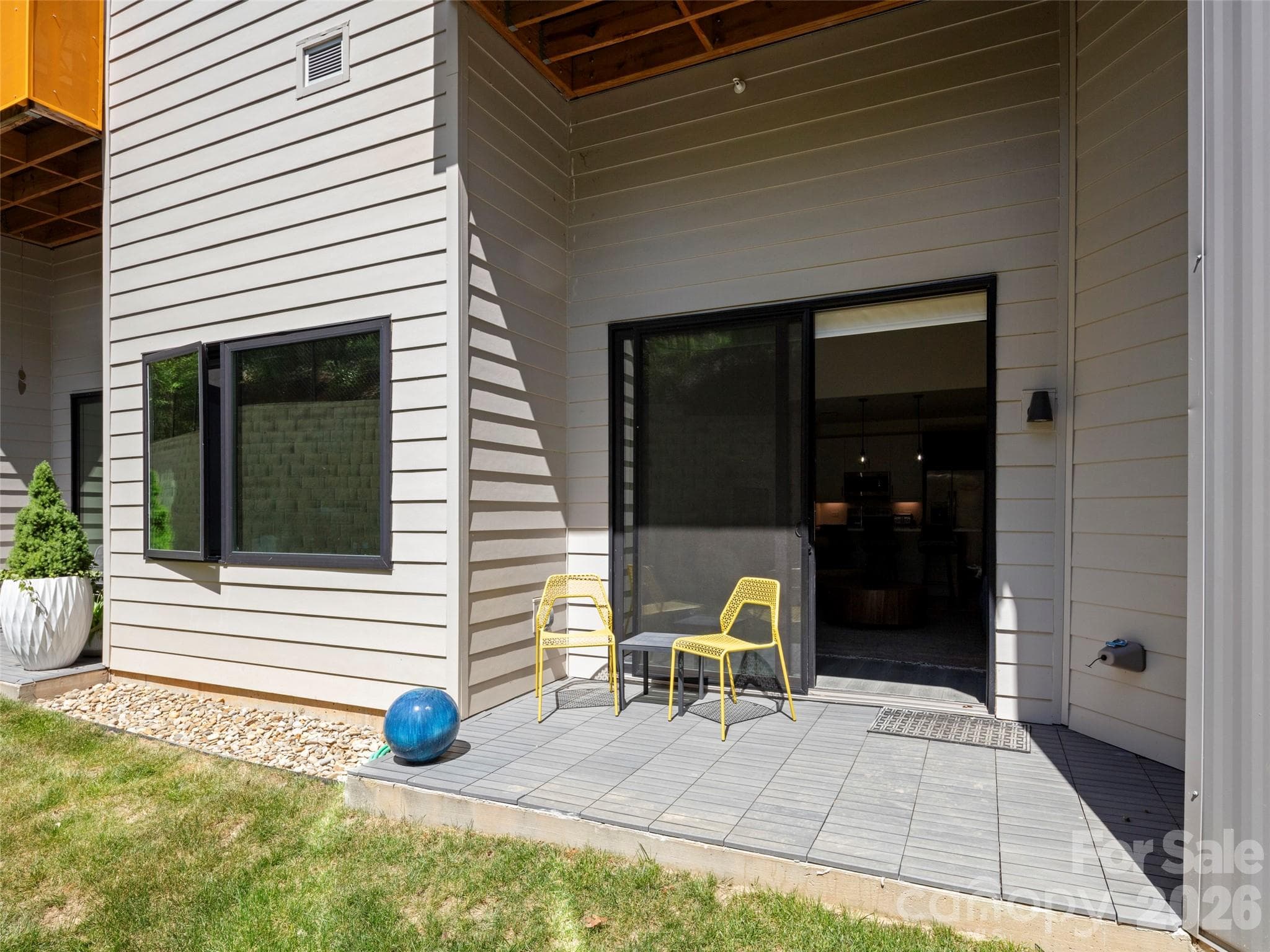 Condominium at 68 Craven Street, Asheville, photo 11 of 16