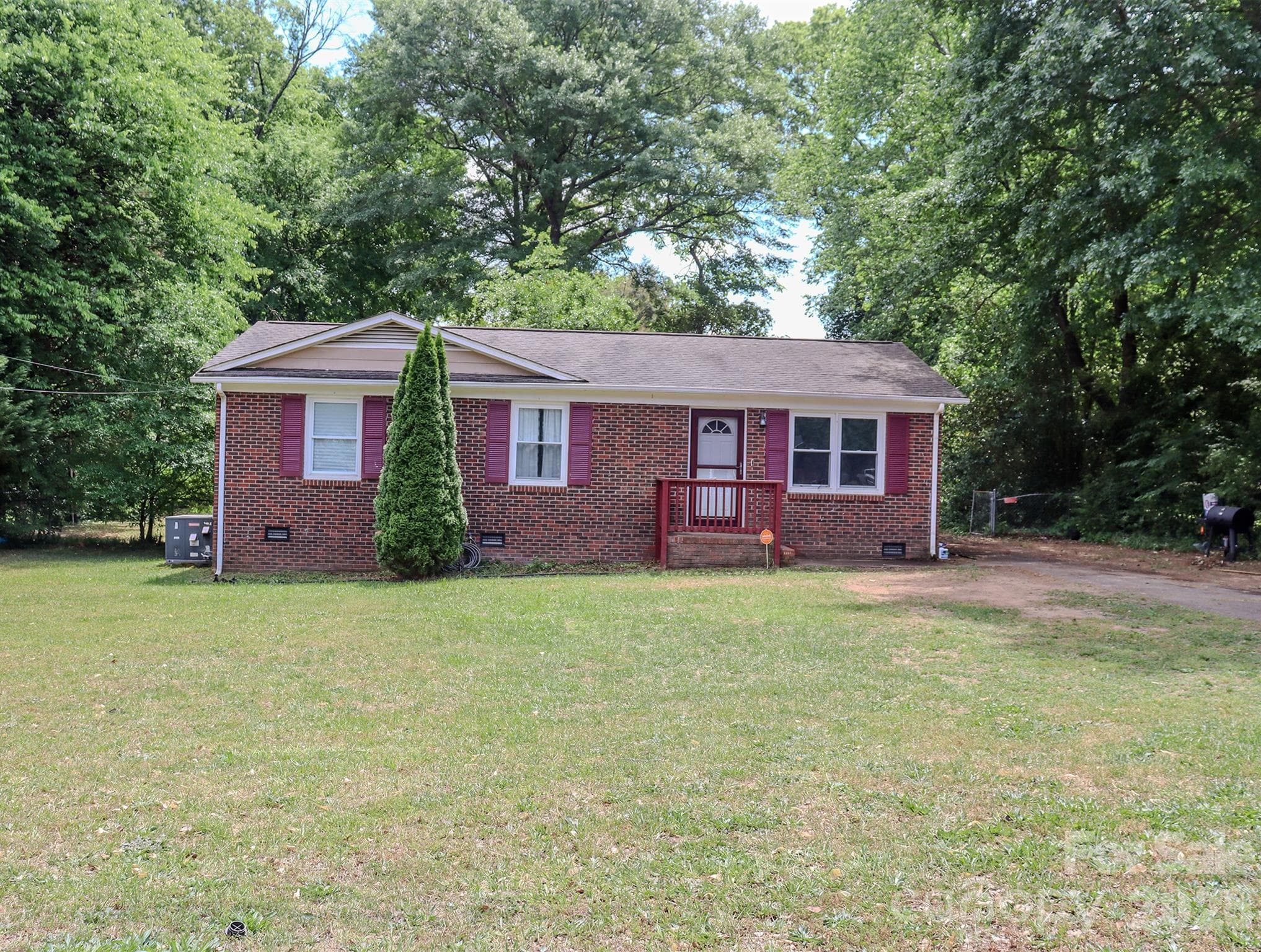 1006 Iris Drive