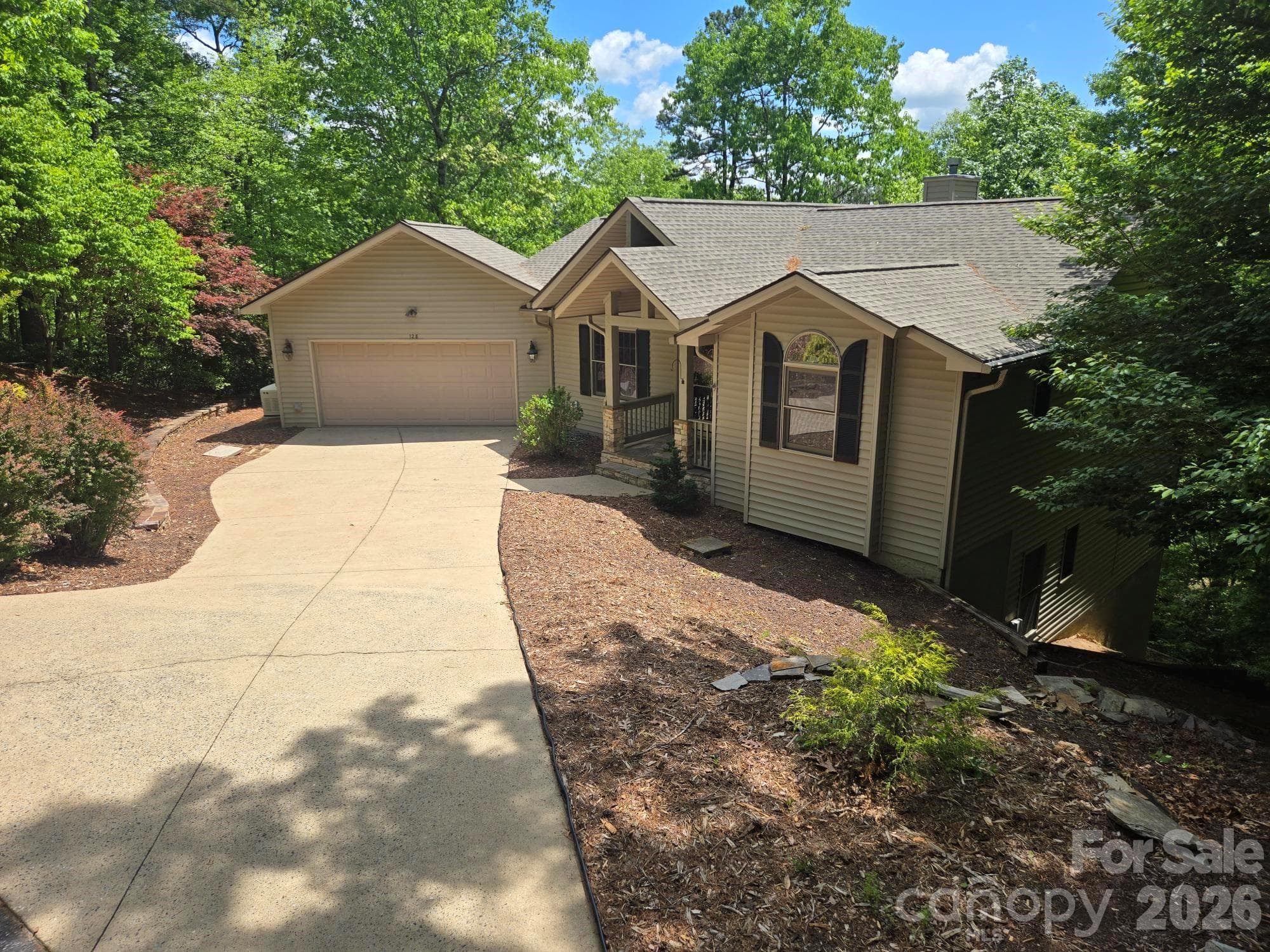 128 Sullivan Lane