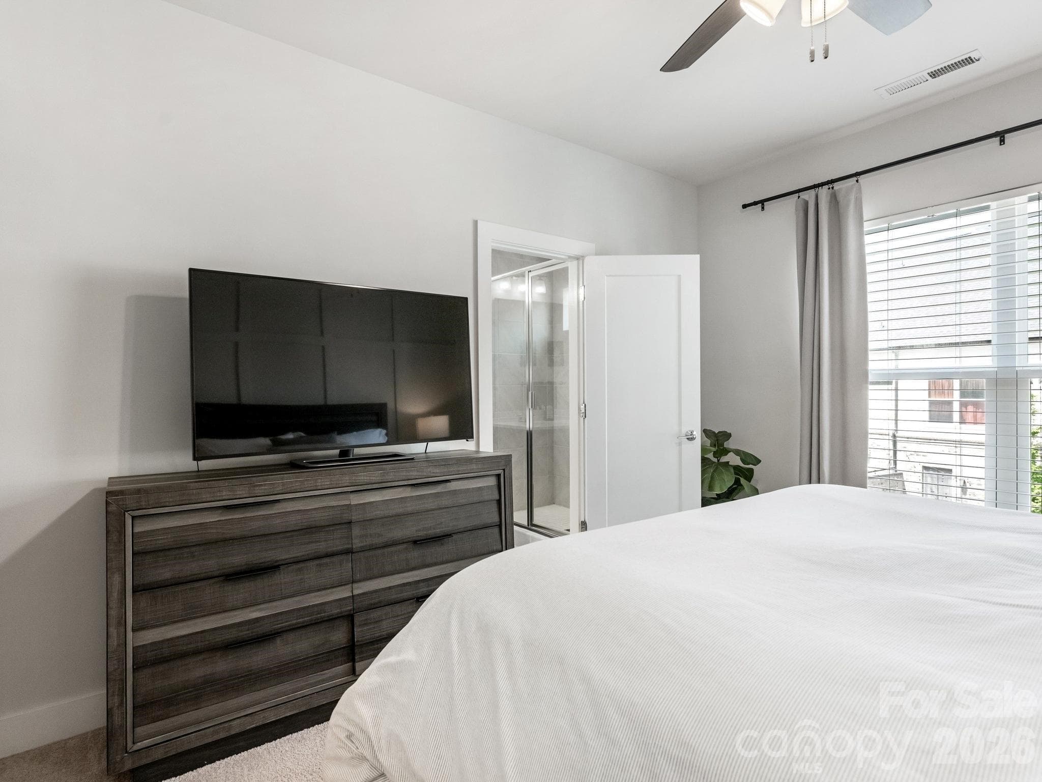 primary bedroom - Charlotte