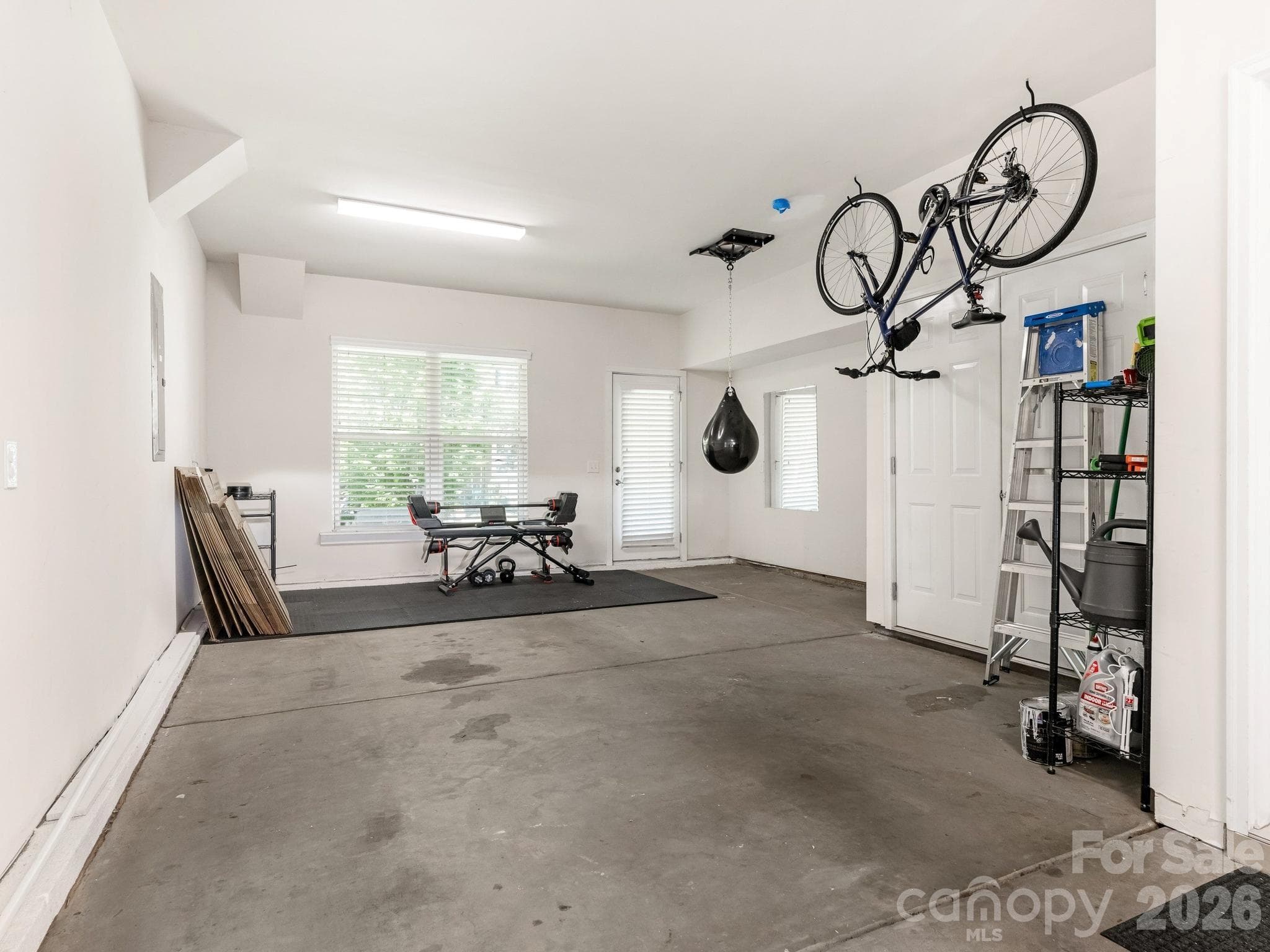 lower level garage - Charlotte