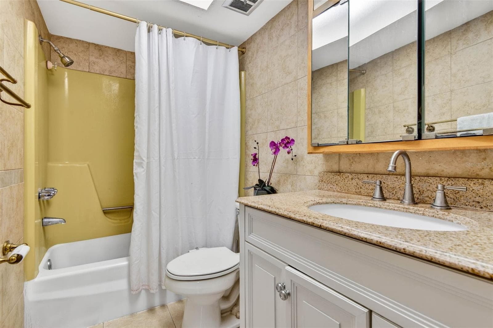 Bathroom 1 - 1417 W YUKON ST, TAMPA
