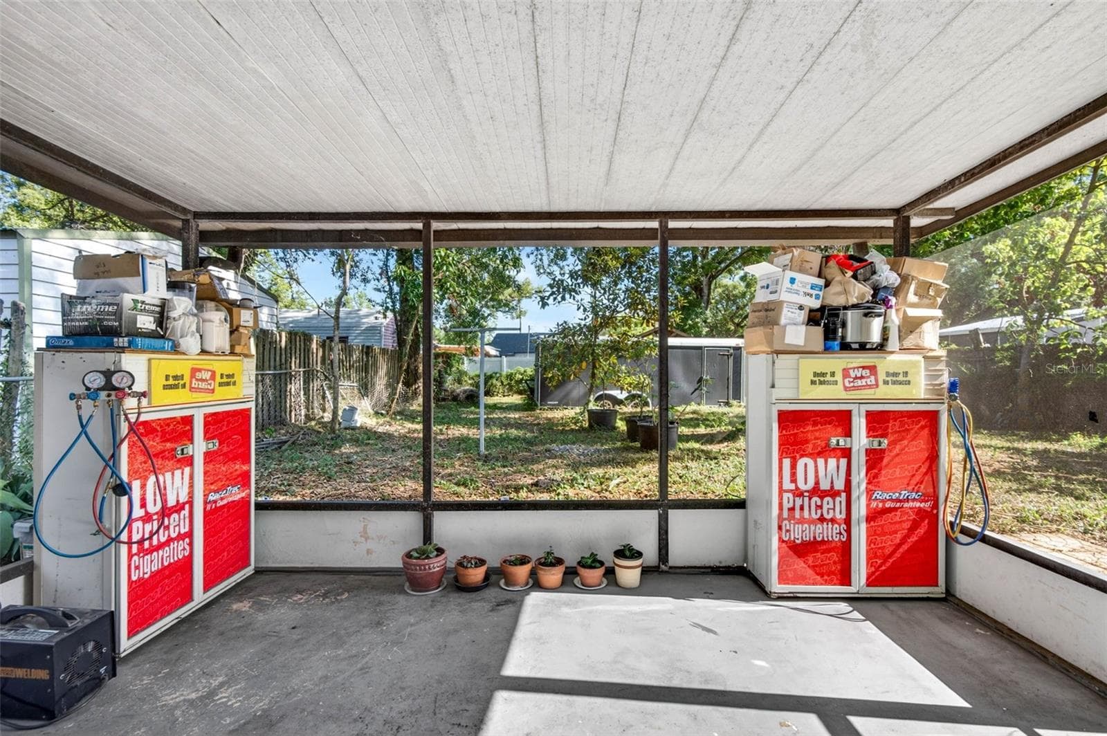 Screened Patio - 1417 W YUKON ST, TAMPA