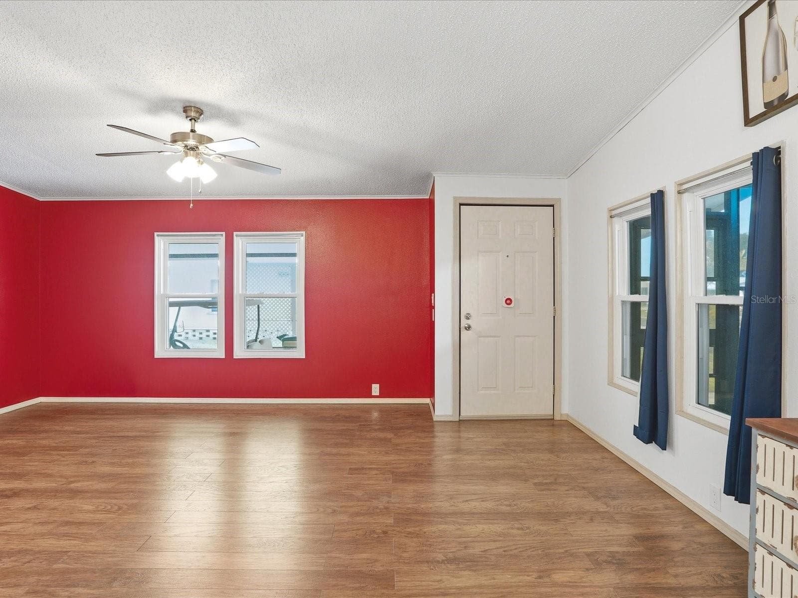Front interior entrance - 6144 REDWING AVE, ENGLEWOOD