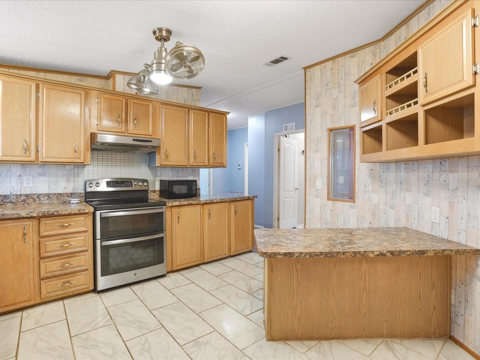 Kitchen - 6144 REDWING AVE, ENGLEWOOD