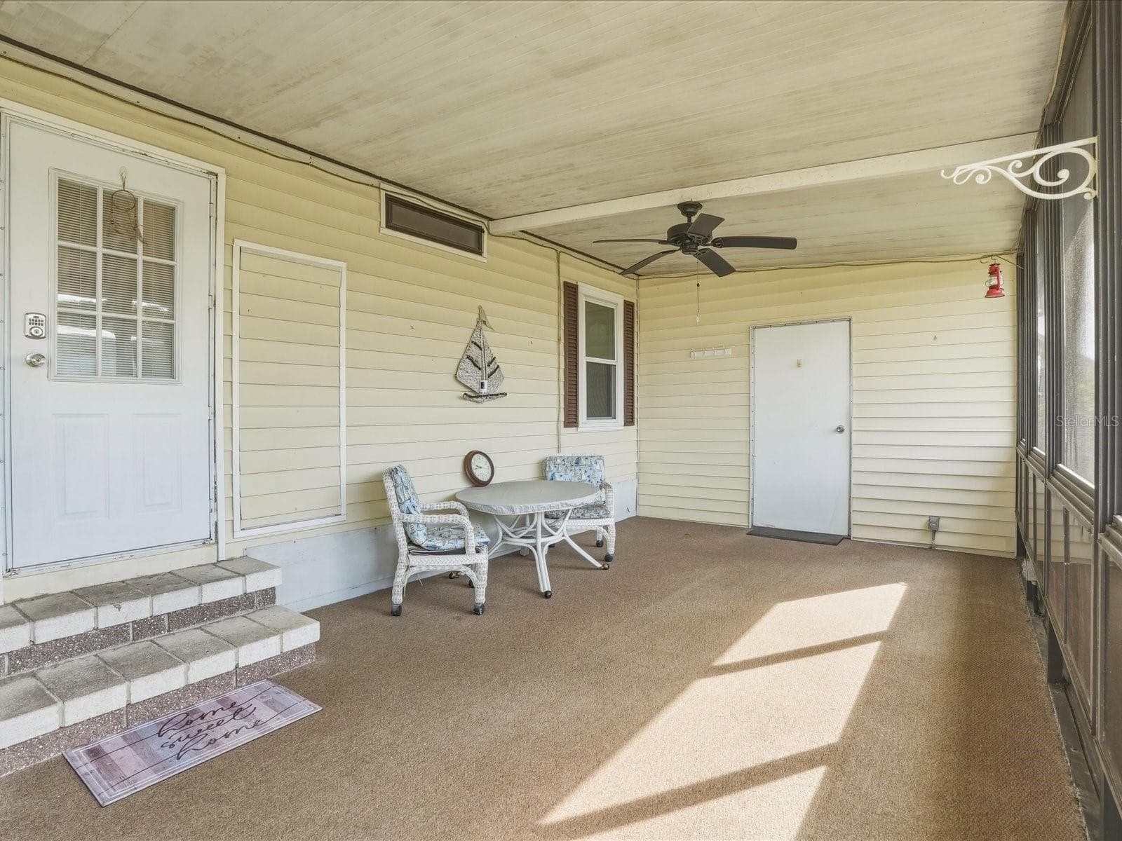 Side patio - 6144 REDWING AVE, ENGLEWOOD