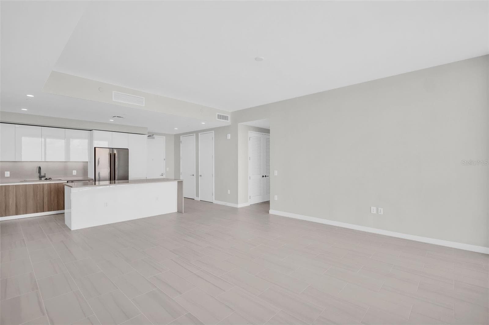 Condominium at 400 CENTRAL AVE #3603, ST PETERSBURG, photo 19 of 77