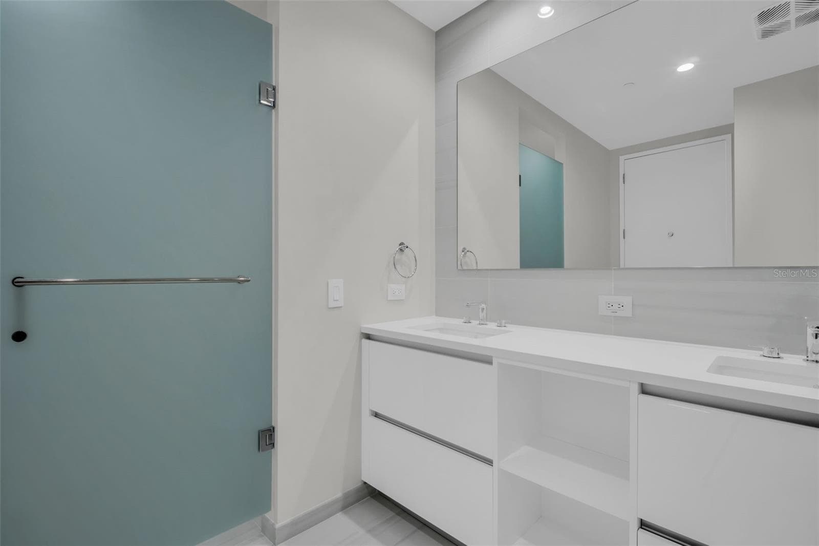 Condominium at 400 CENTRAL AVE #3603, ST PETERSBURG, photo 43 of 77