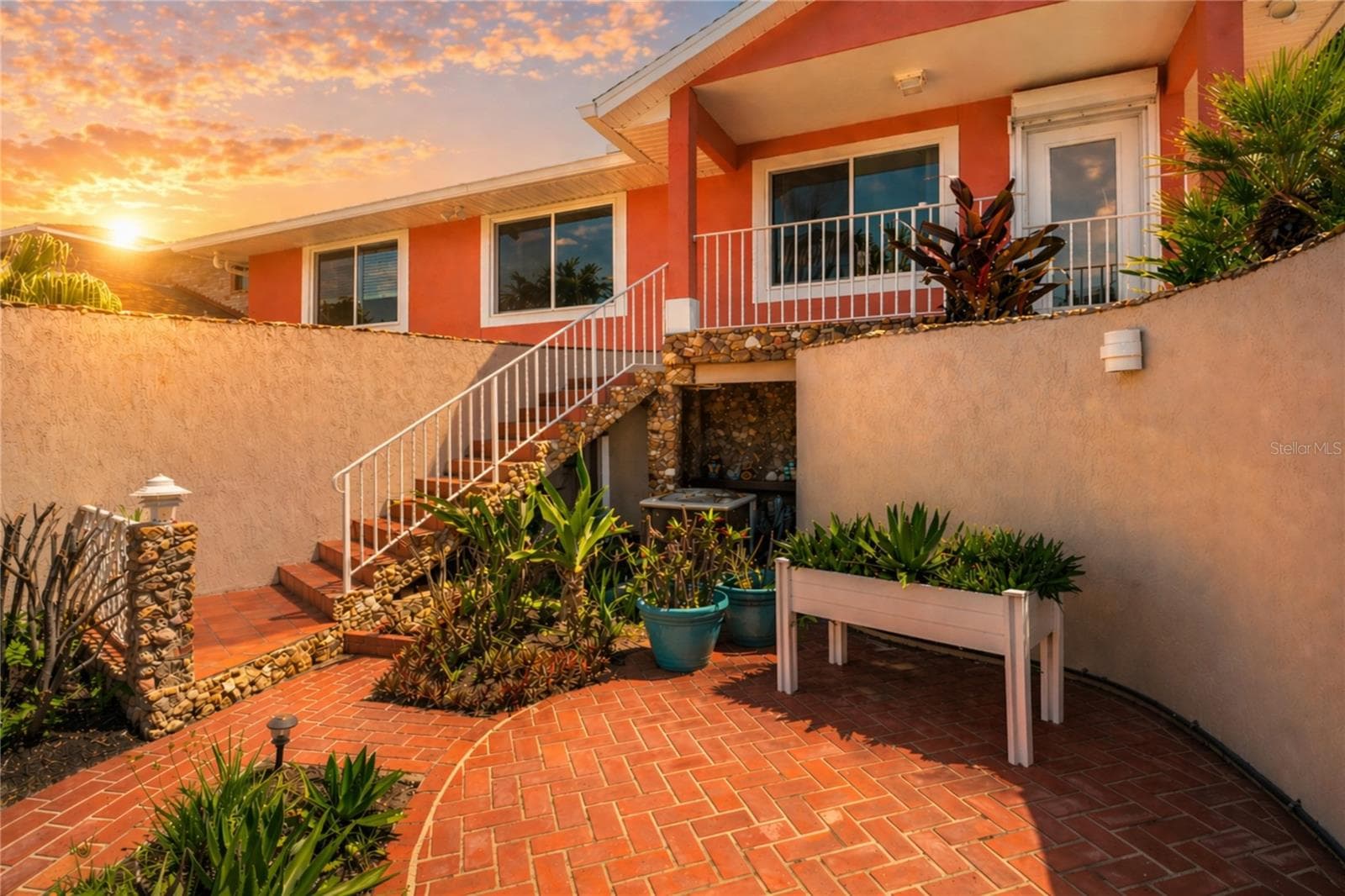 Single Family Residence at 1504 N ATLANTIC AVE, DAYTONA BEACH, photo 9 of 63