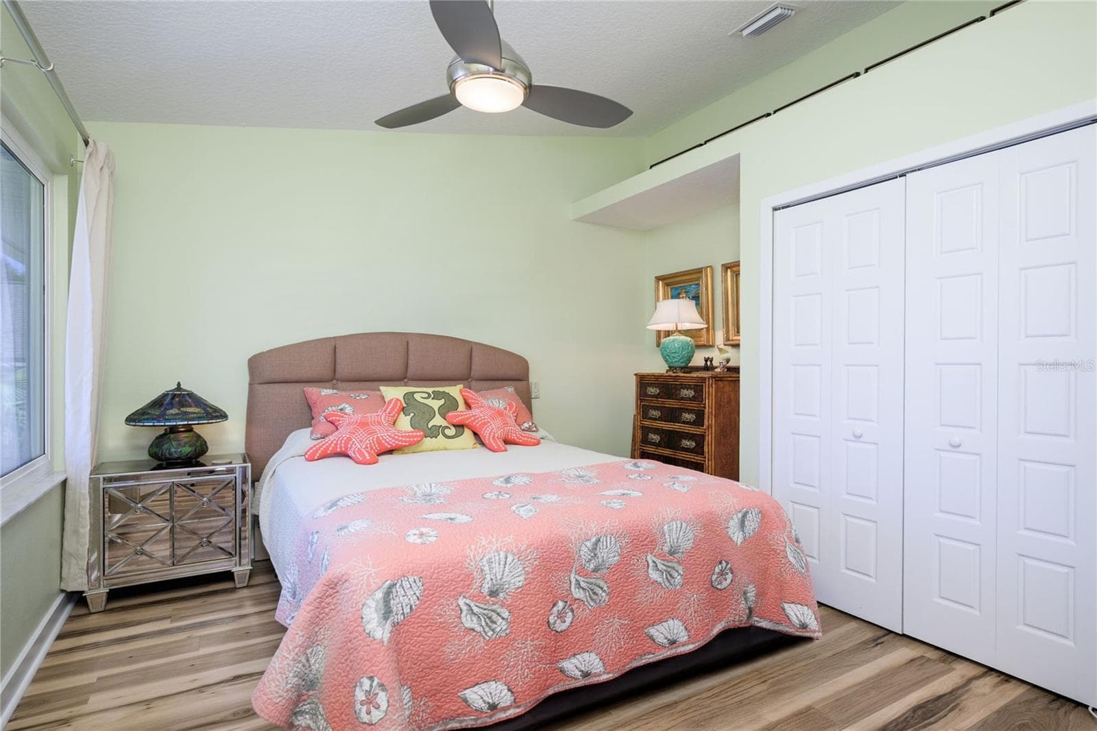 Guest Bedroom - upper level. - 1504 N ATLANTIC AVE, DAYTONA BEACH