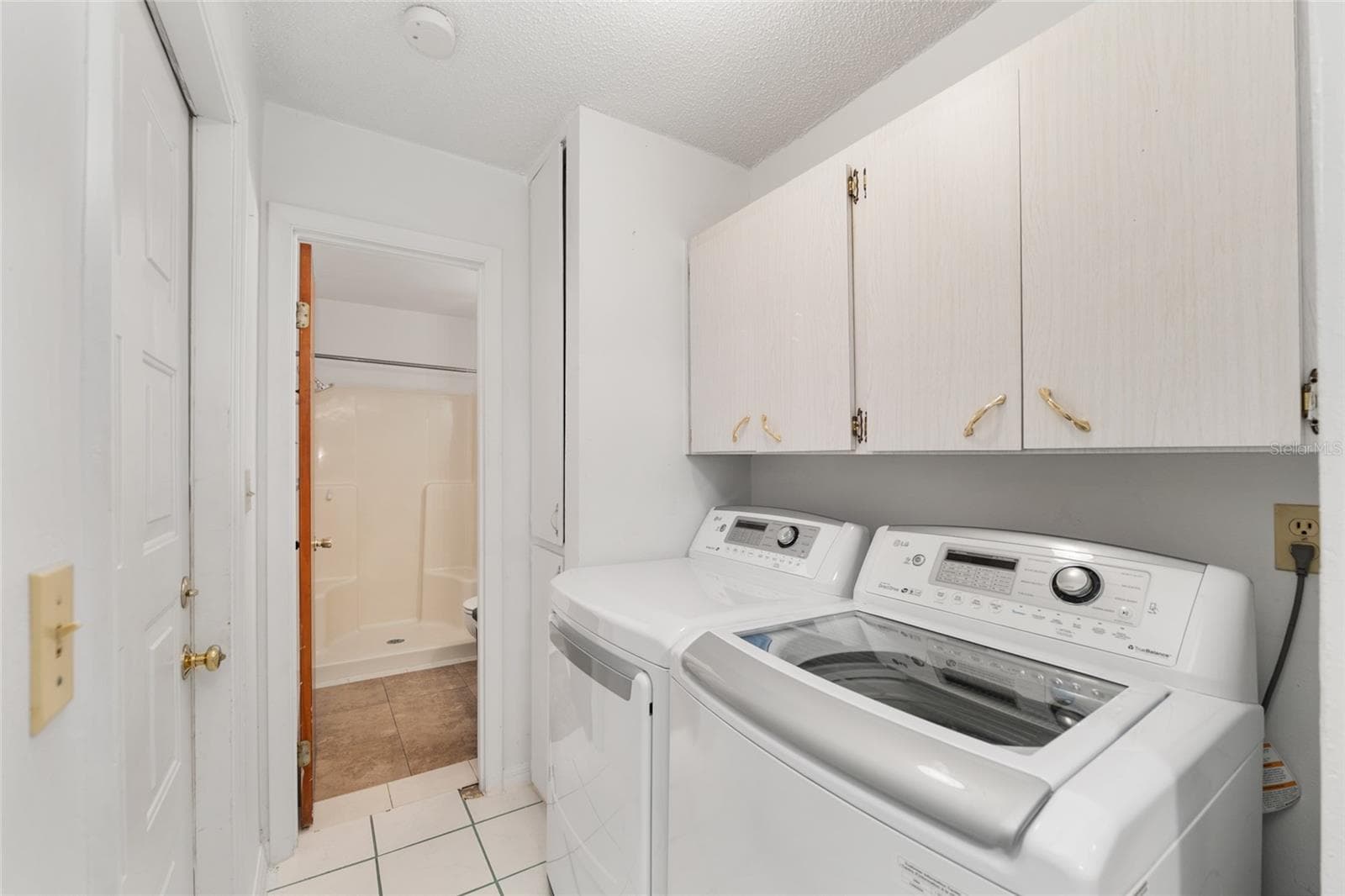 Single Family Residence at 9317 E CRESCENT DR, INVERNESS, photo 26 of 65