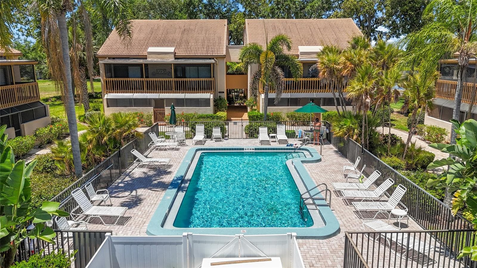 Condominium at 3033 WILLOW GRN #10, SARASOTA, photo 3 of 45