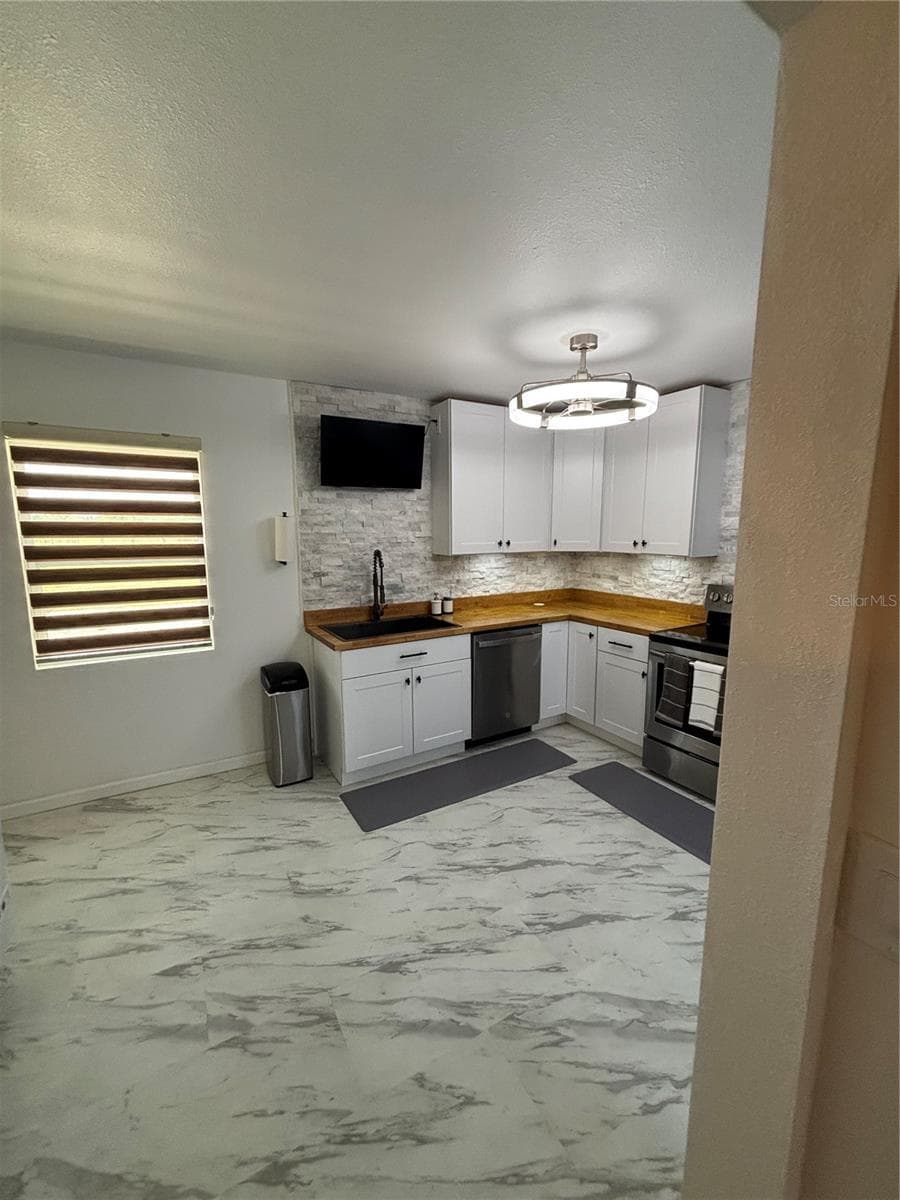 Single Family Residence at 46365 STATE ROAD 64 E, MYAKKA CITY, photo 12 of 56