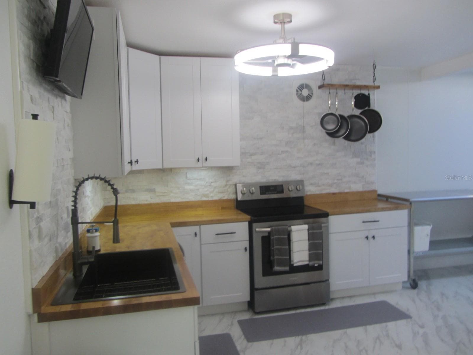 Single Family Residence at 46365 STATE ROAD 64 E, MYAKKA CITY, photo 15 of 56