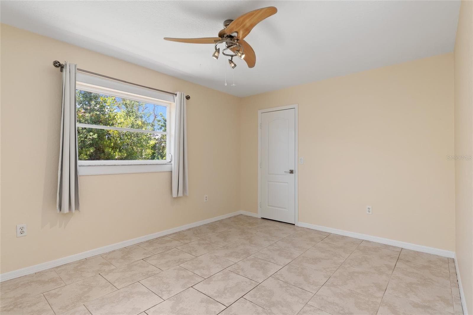 Single Family Residence at 25332 RAMPART BLVD, PUNTA GORDA, photo 30 of 49