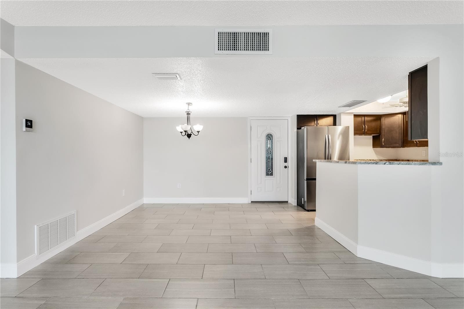 Condominium at 450 TREASURE ISLAND CSWY #104, TREASURE ISLAND, photo 4 of 36