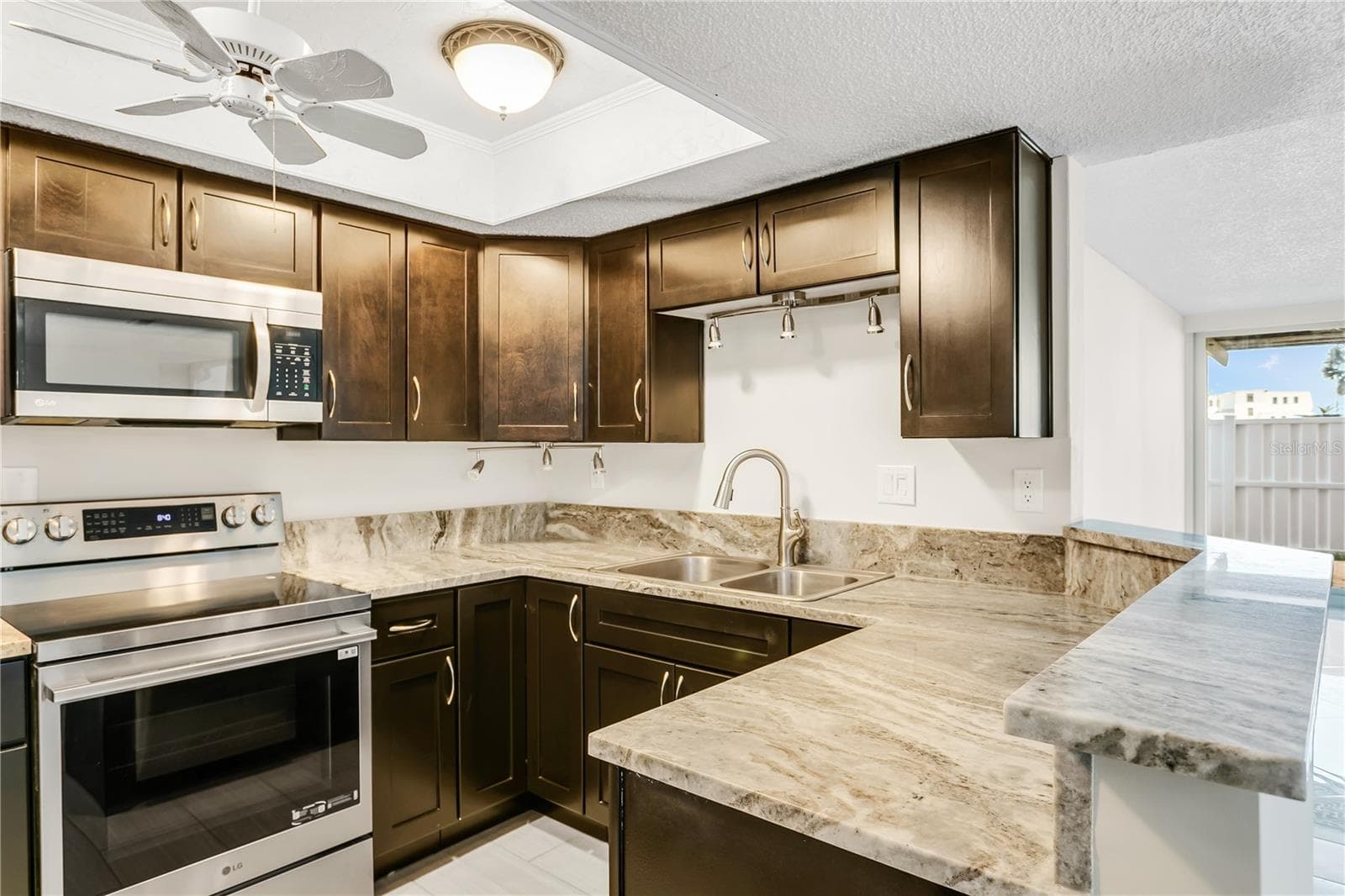 Condominium at 450 TREASURE ISLAND CSWY #104, TREASURE ISLAND, photo 7 of 36