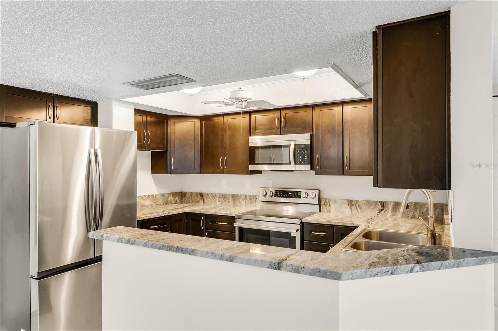 Condominium at 450 TREASURE ISLAND CSWY #104, TREASURE ISLAND, photo 8 of 36