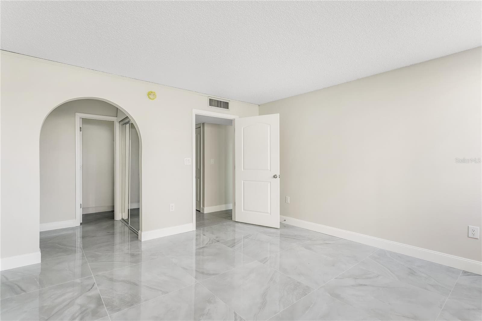 Condominium at 450 TREASURE ISLAND CSWY #104, TREASURE ISLAND, photo 15 of 36
