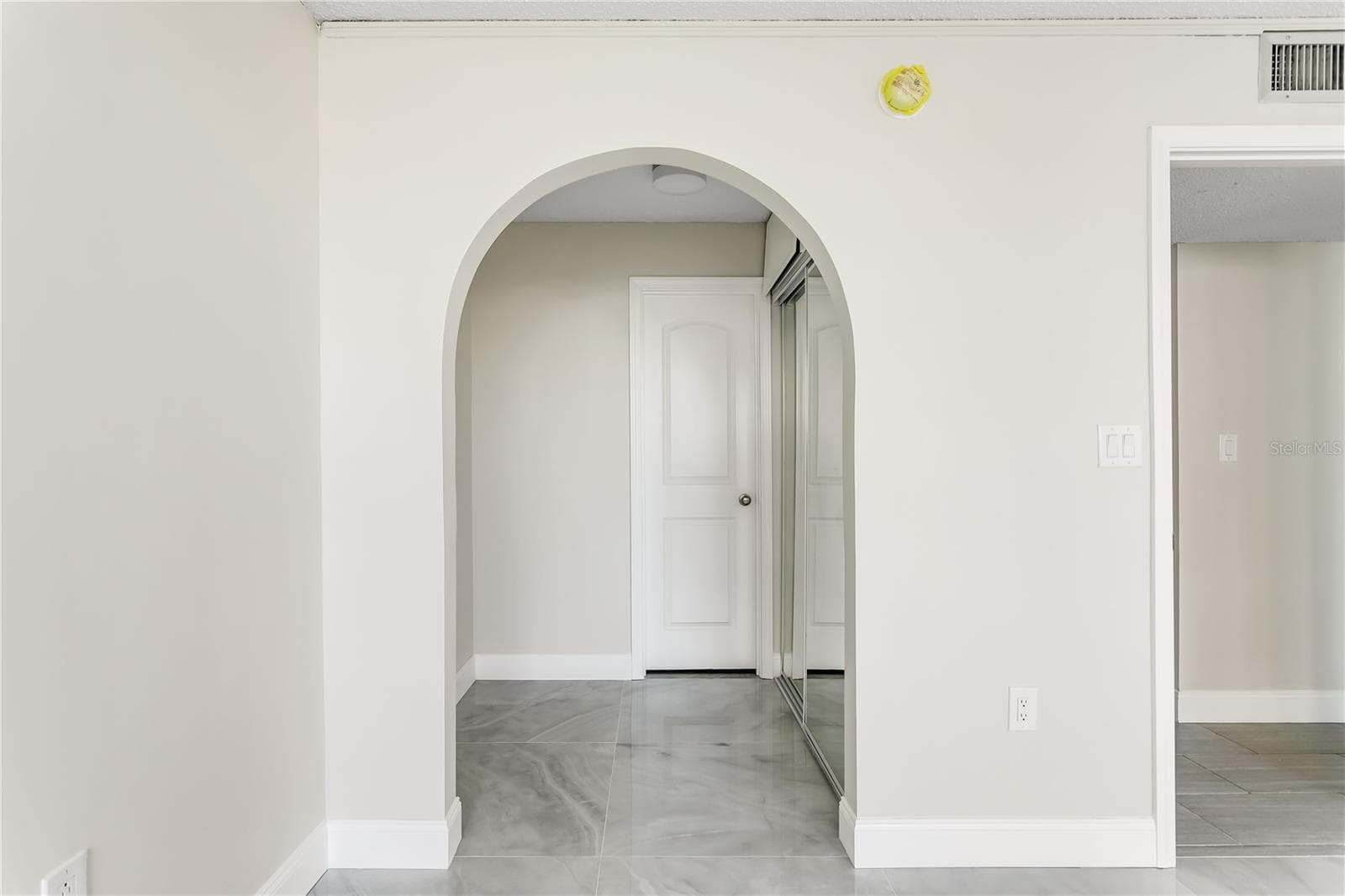 Condominium at 450 TREASURE ISLAND CSWY #104, TREASURE ISLAND, photo 20 of 36