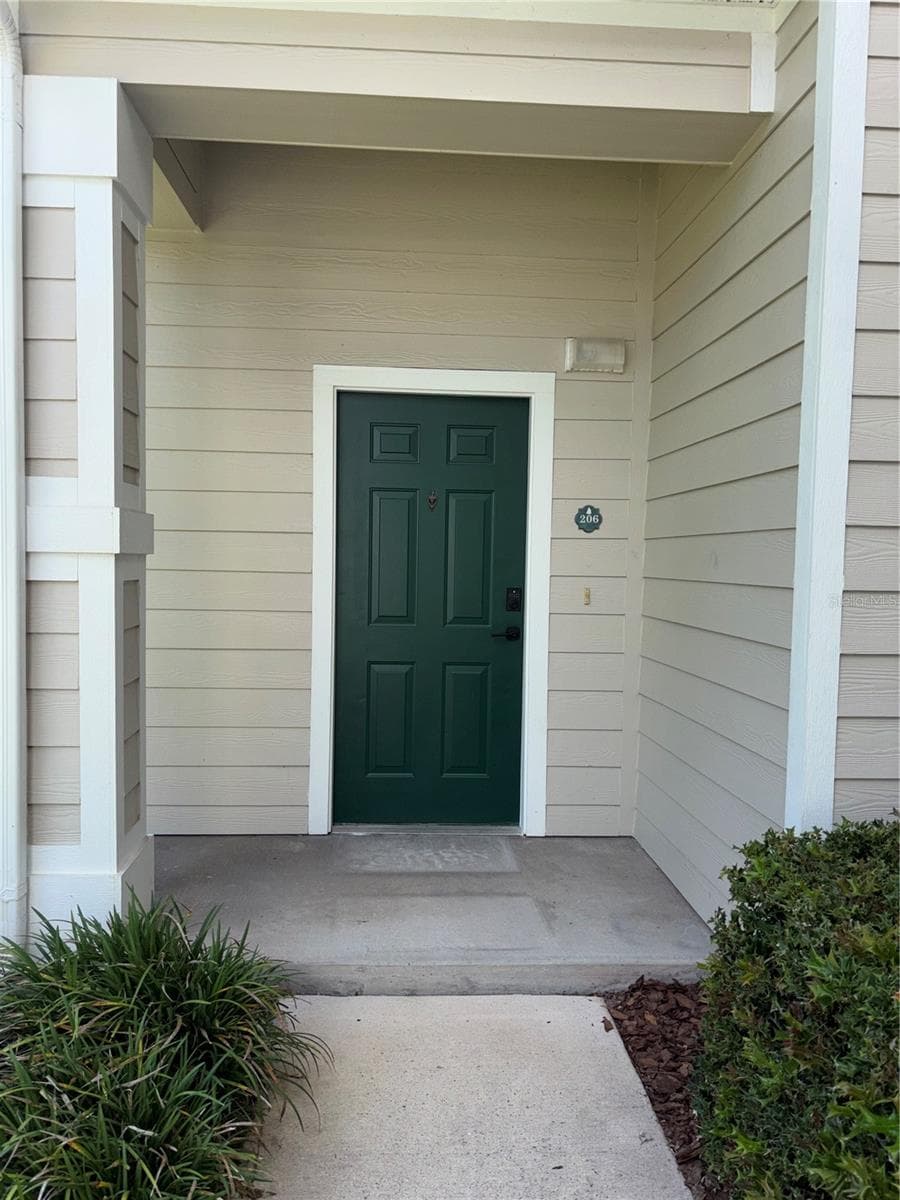 143 SOUTHERN PECAN CIR #206