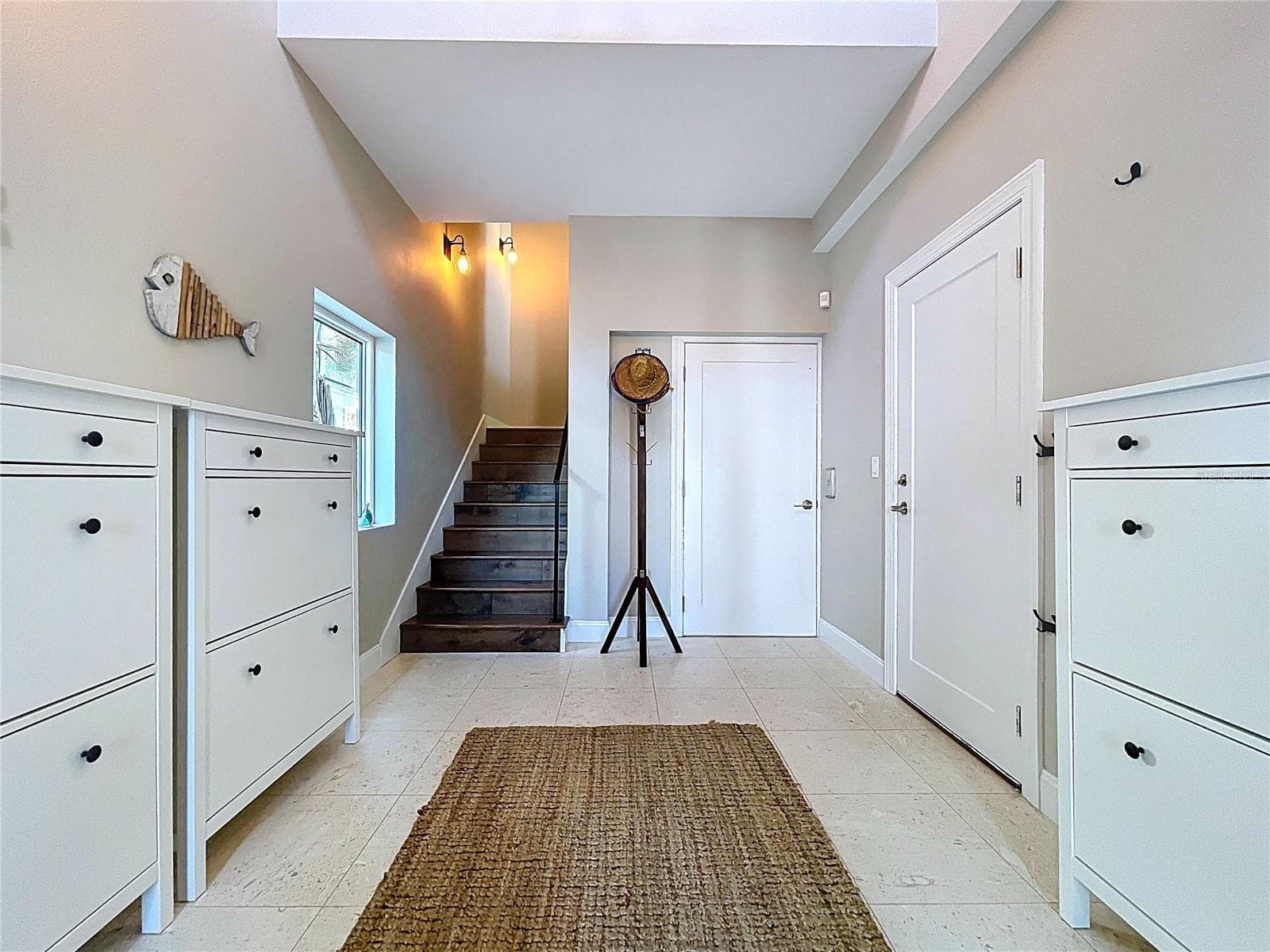 Single Family Residence at 306 BAY PLZ, TREASURE ISLAND, photo 5 of 75