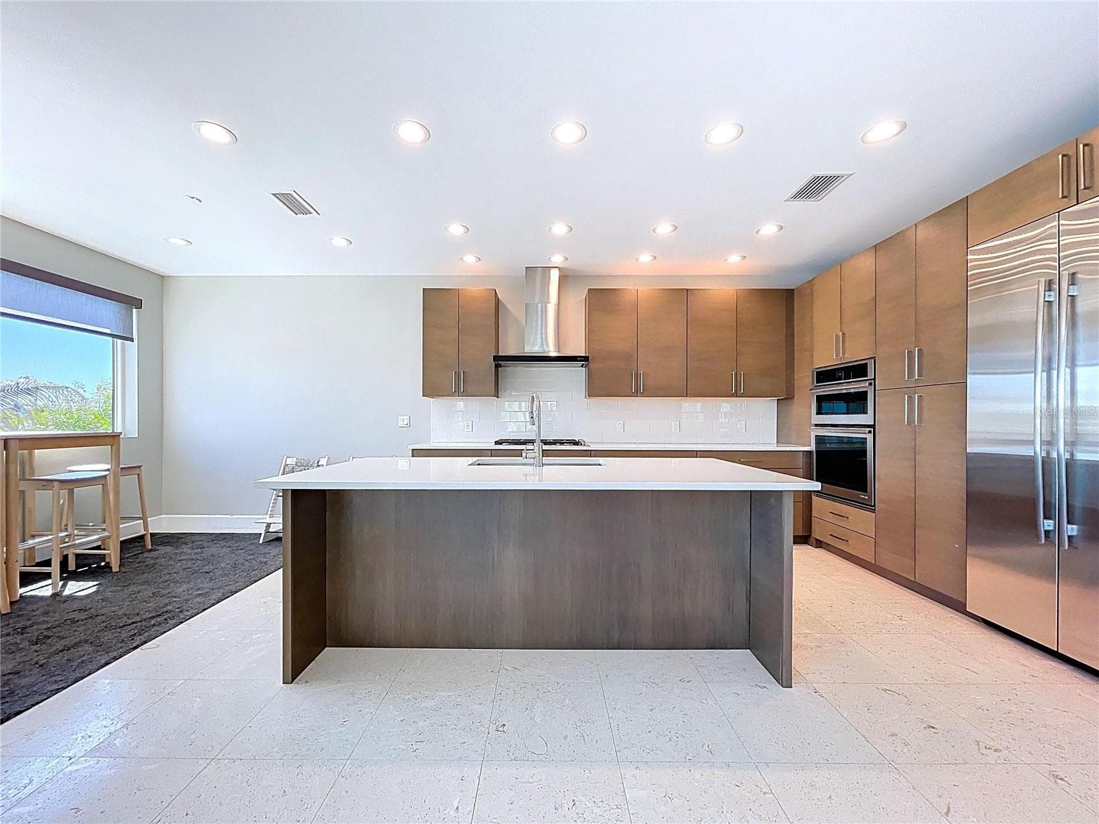 Single Family Residence at 306 BAY PLZ, TREASURE ISLAND, photo 15 of 75