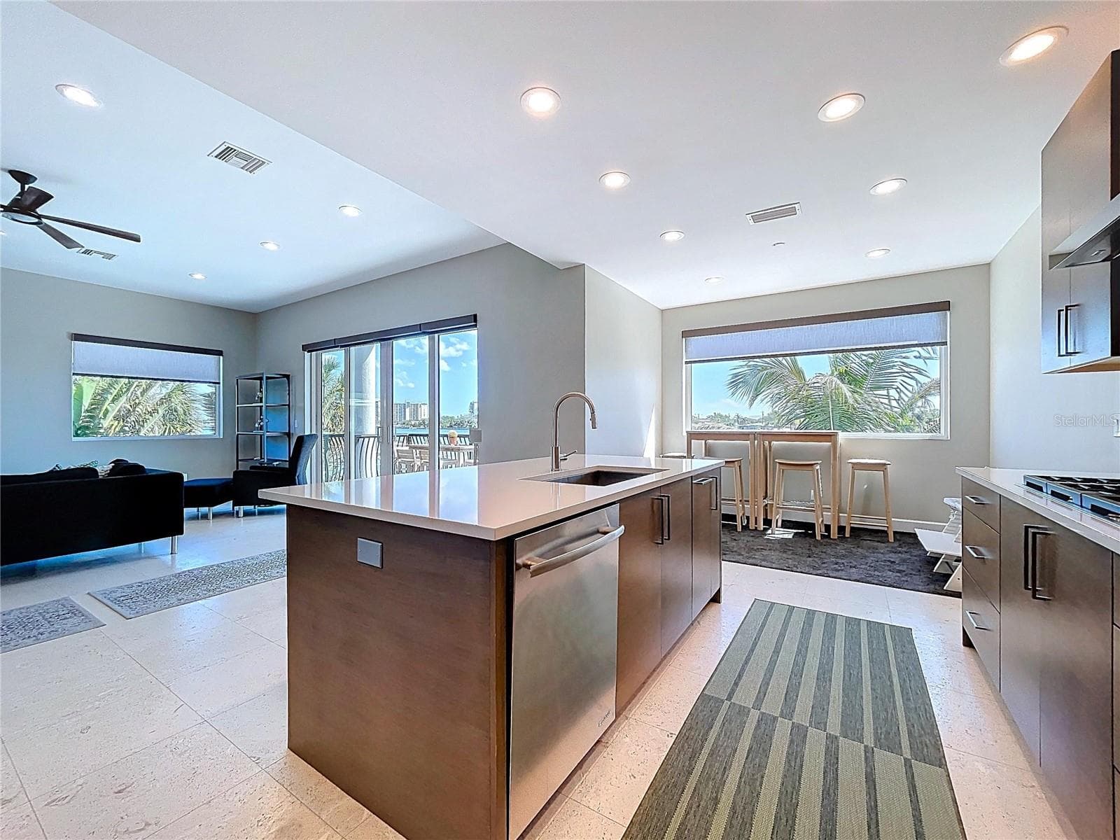 Single Family Residence at 306 BAY PLZ, TREASURE ISLAND, photo 17 of 75