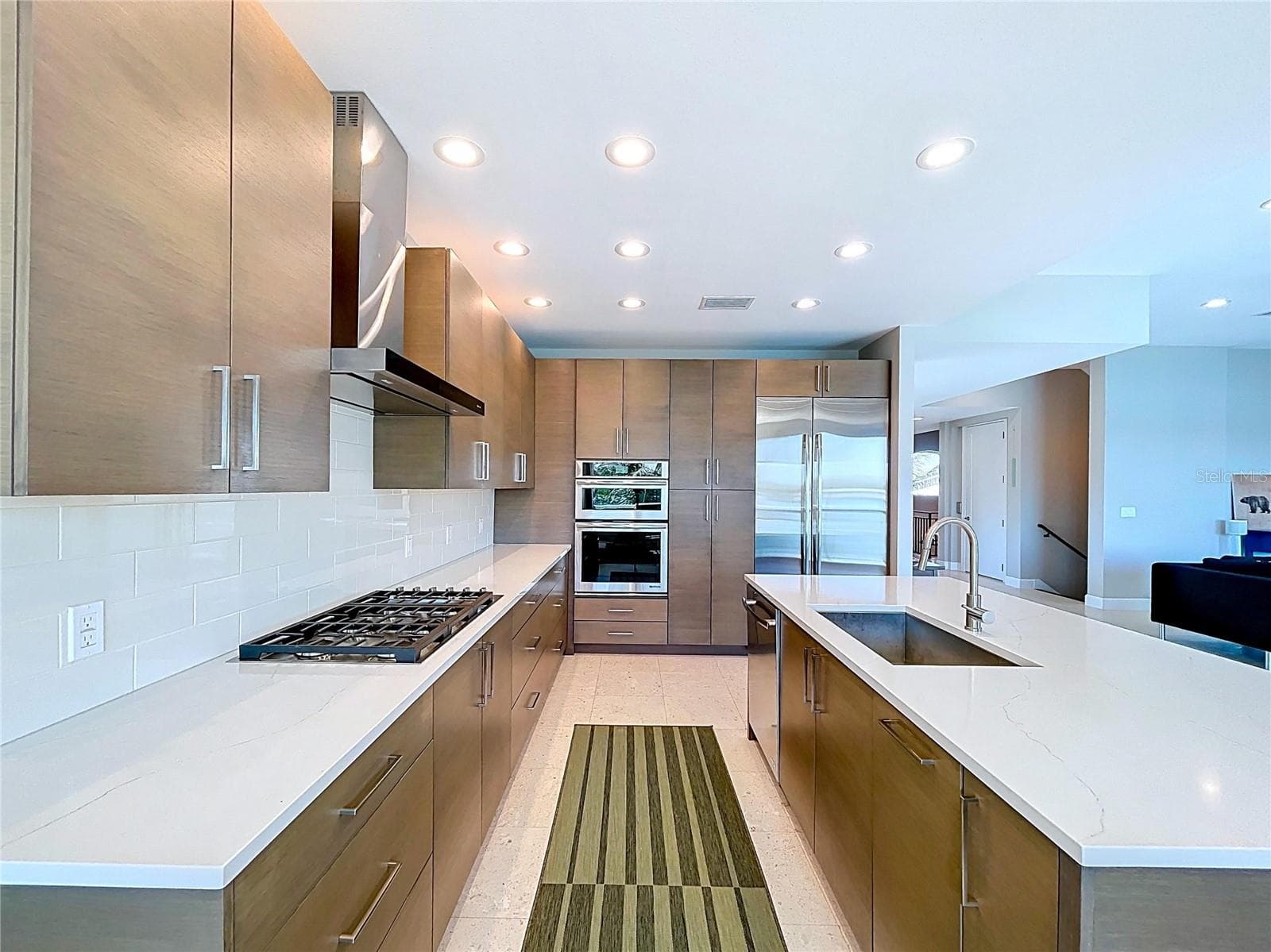 Single Family Residence at 306 BAY PLZ, TREASURE ISLAND, photo 18 of 75